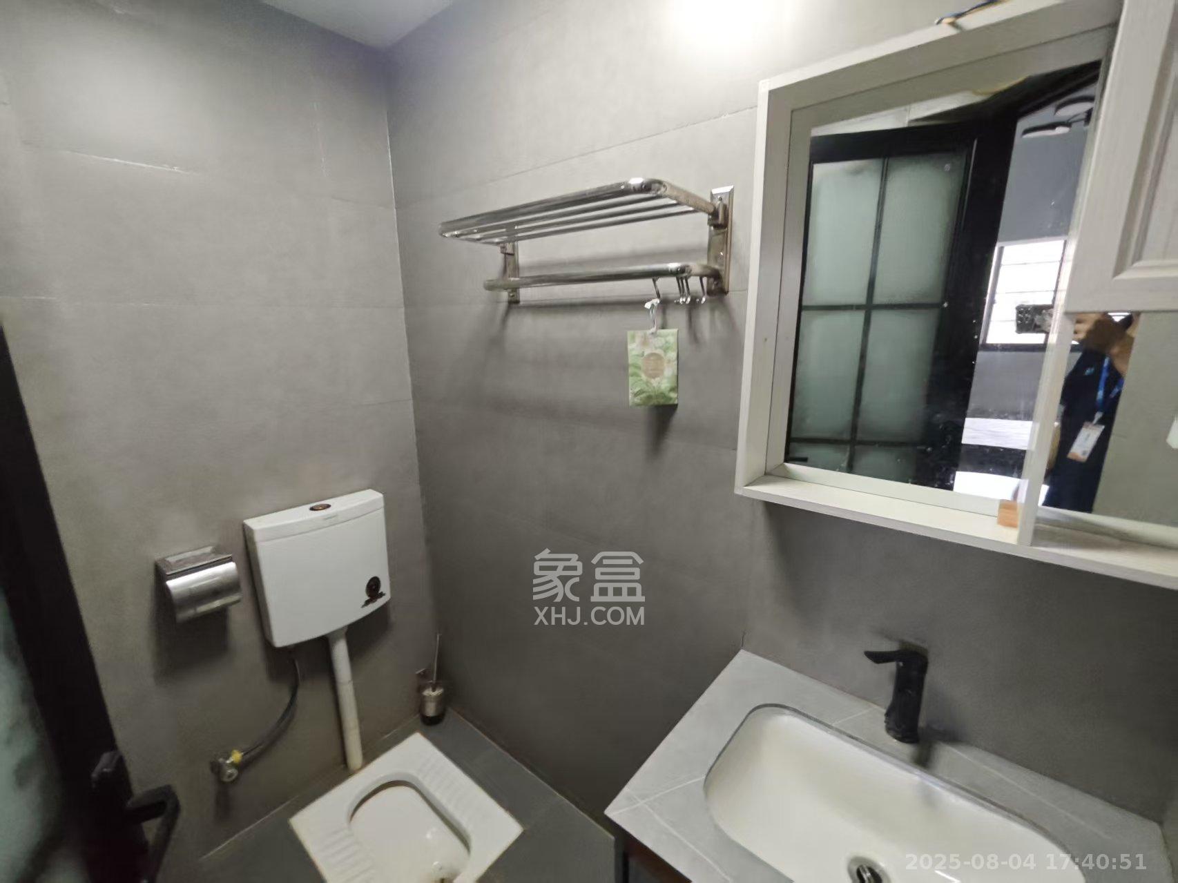 嘉雨兴园 1室0厅0卫 1800.0元/月 嘉雨兴园 1室0厅0卫 1800.0元/月室内图