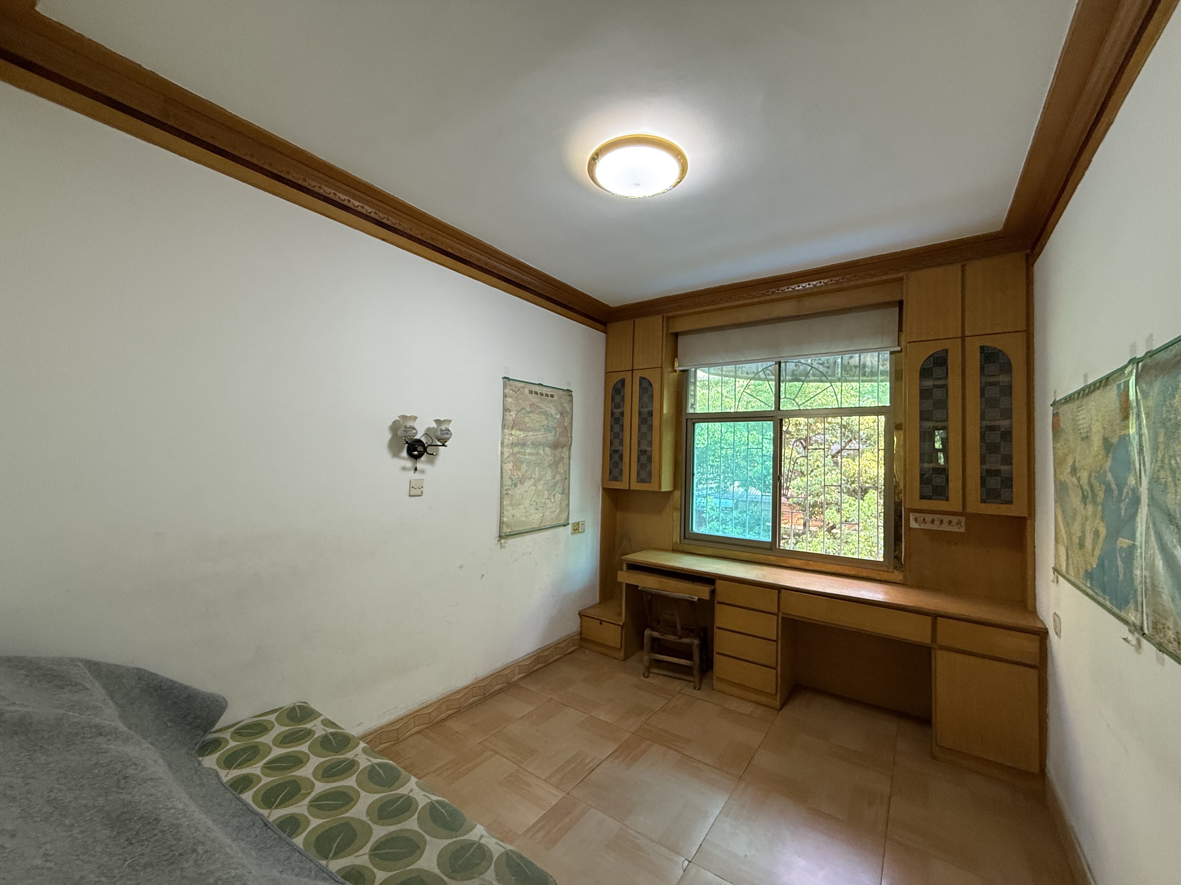 418家属区 3室2厅1卫 39.8万 418家属区 3室2厅1卫 39.8万客厅