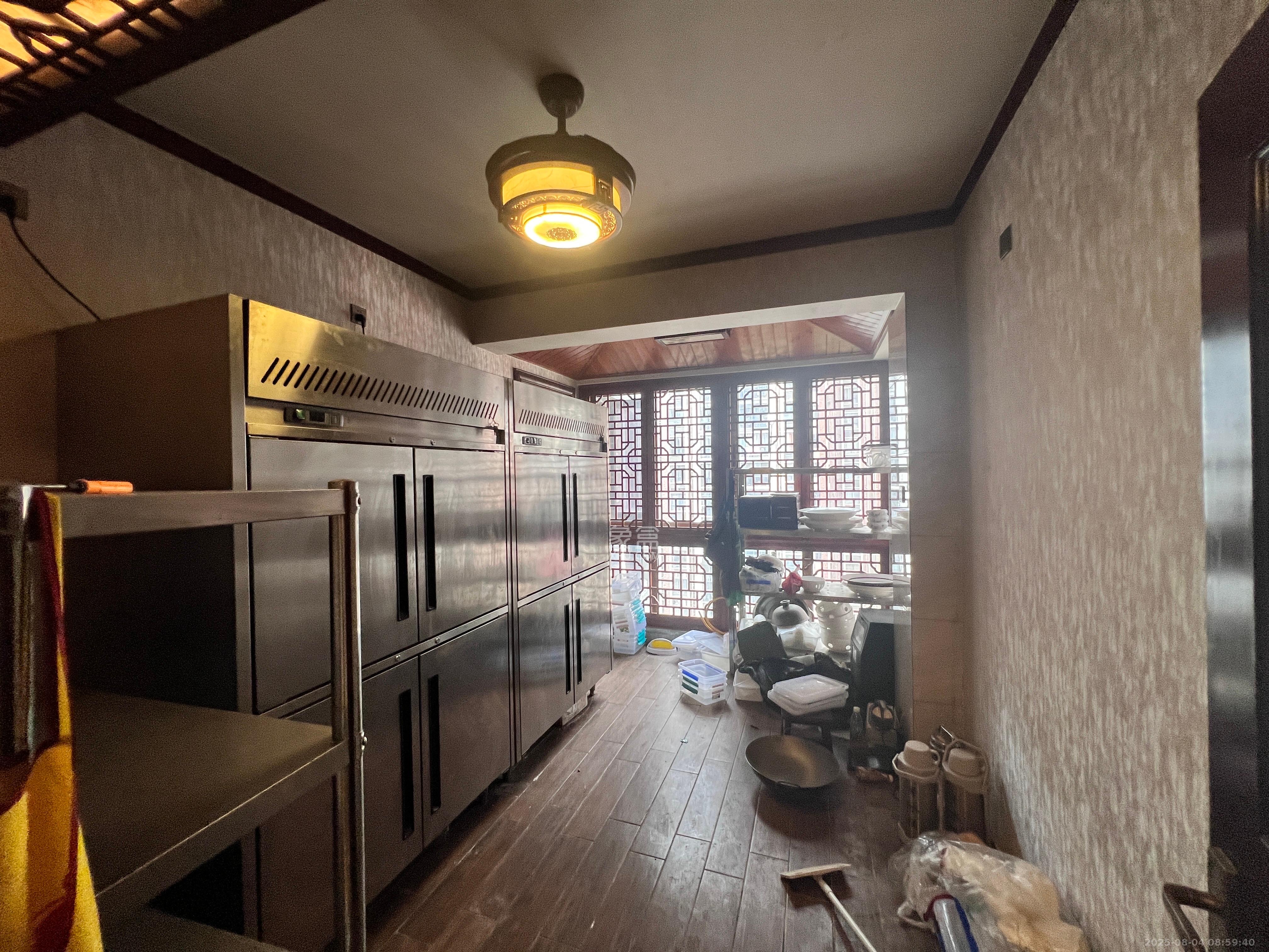 海拔东方 5室2厅2卫 15000.0元/月 海拔东方 5室2厅2卫 15000.0元/月室内图