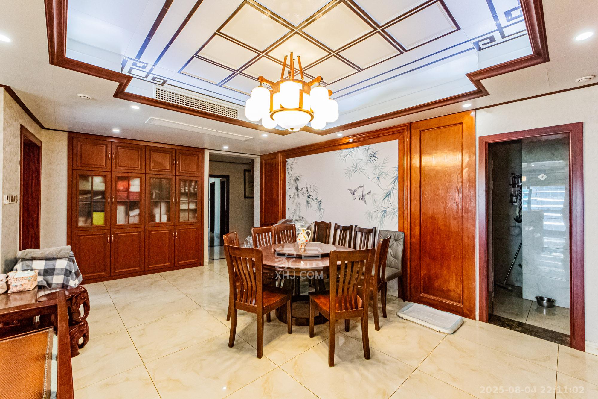 北辰定江洋  4室2厅3卫    450.0万 北辰定江洋  4室2厅3卫    450.0万客厅