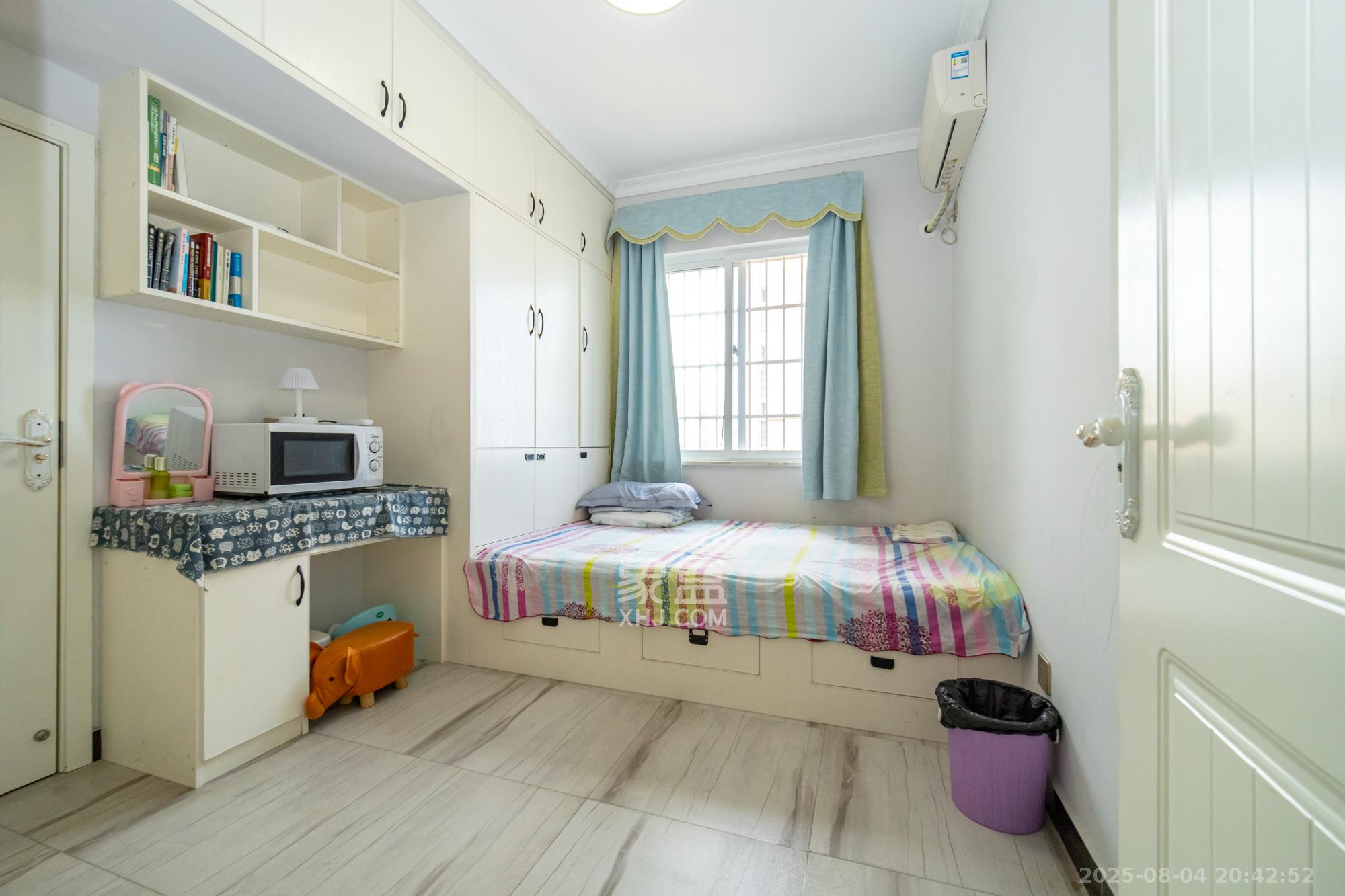 楚天世纪城西苑 3室2厅1卫 69.8万 楚天世纪城西苑 3室2厅1卫 69.8万卧室