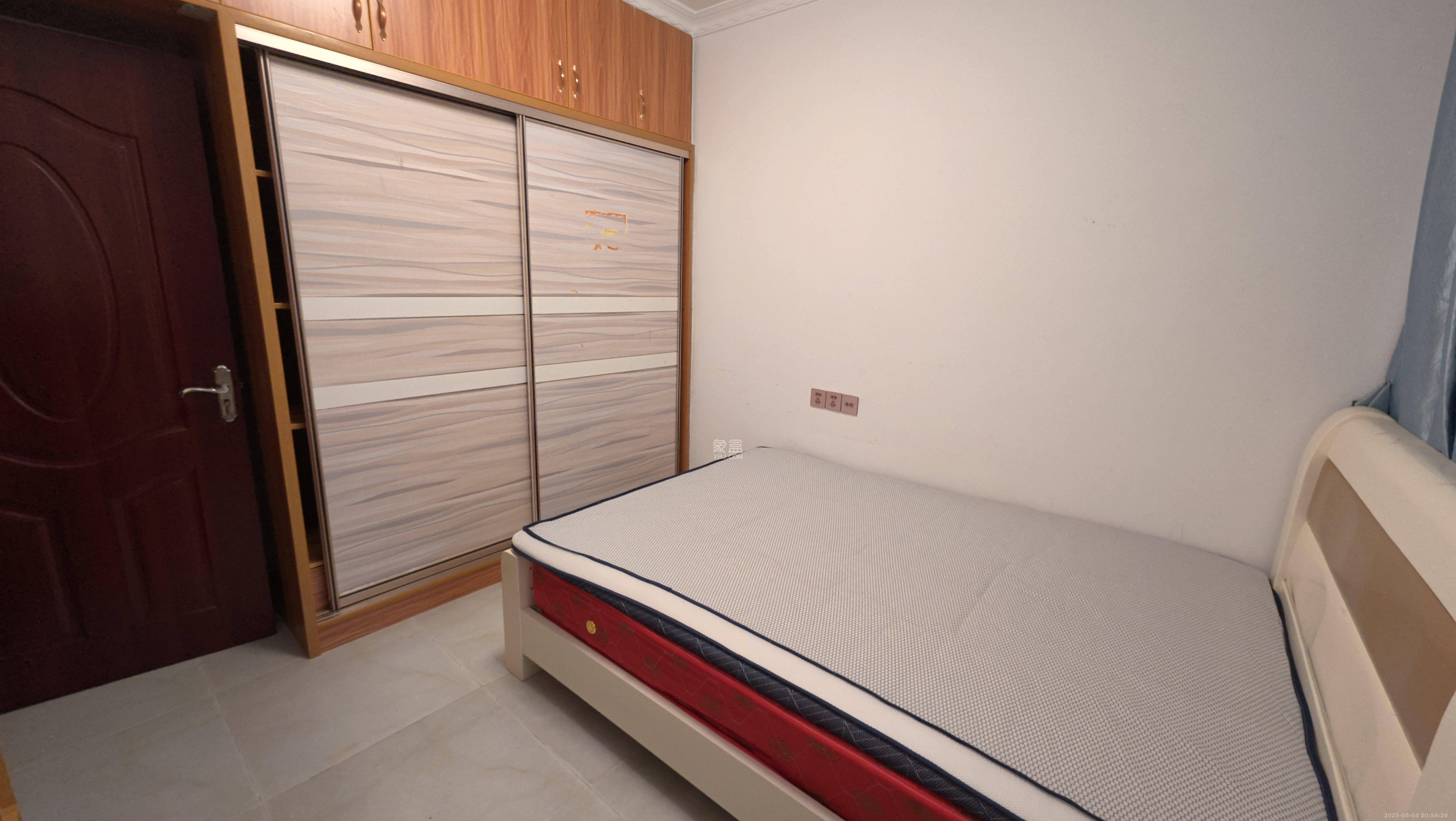 和润园一、二期 3室2厅1卫 2300.0元/月 和润园一、二期 3室2厅1卫 2300.0元/月室内图