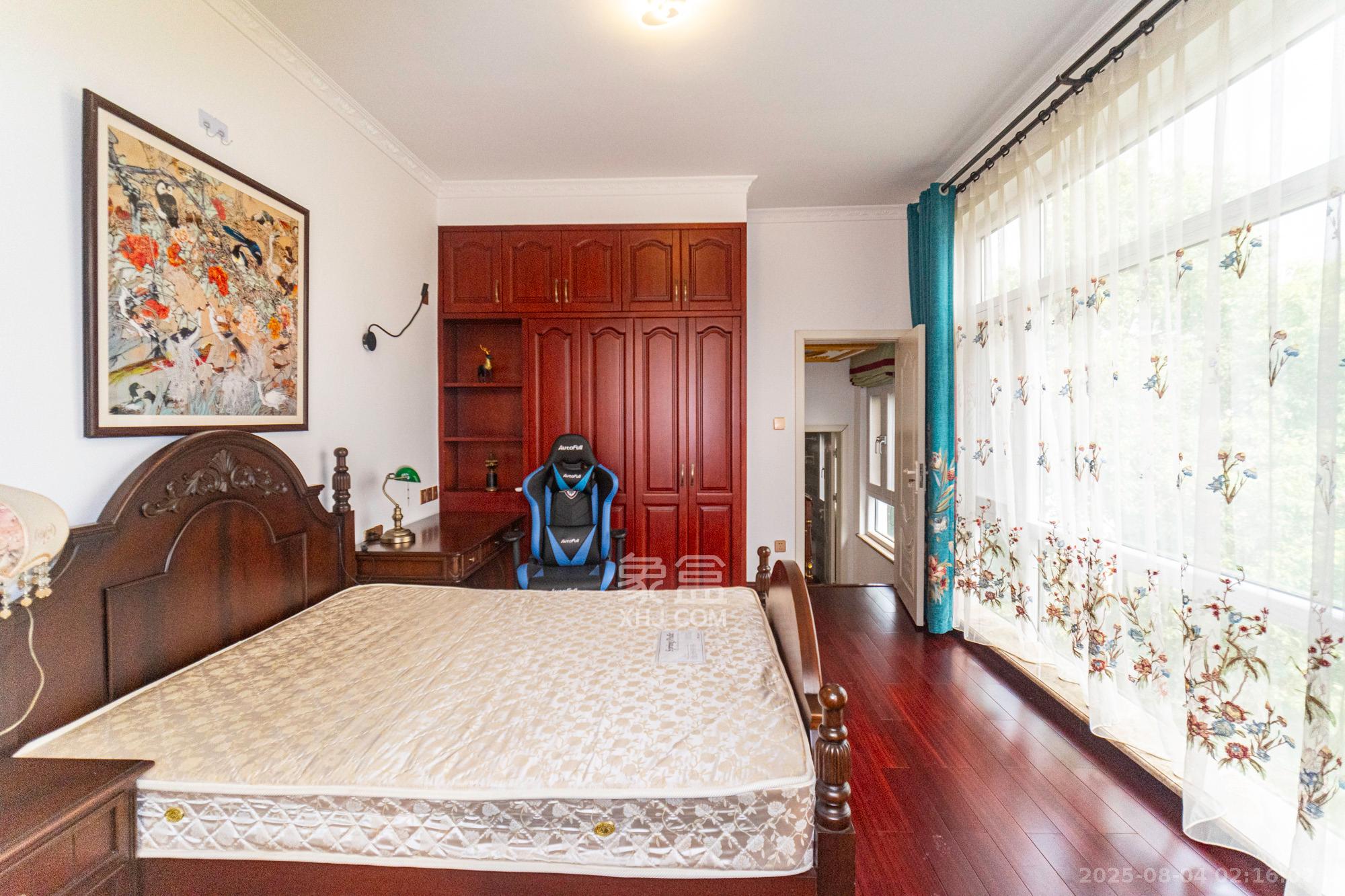 碧桂园威尼斯城 7室3厅2卫 1080.0万 碧桂园威尼斯城 7室3厅2卫 1080.0万卧室