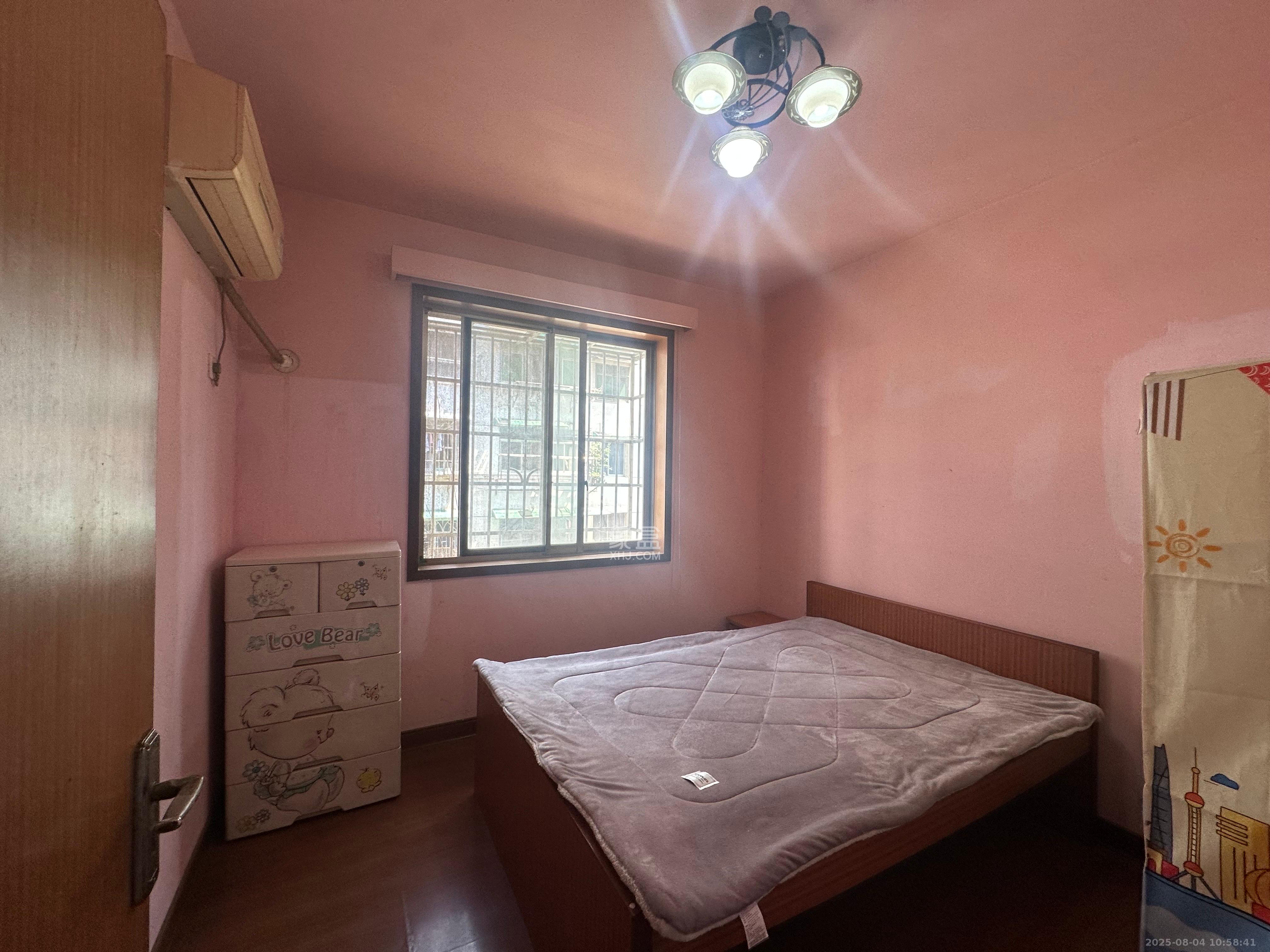 营山佳园 3室2厅1卫 2600.0元/月 营山佳园 3室2厅1卫 2600.0元/月室内图