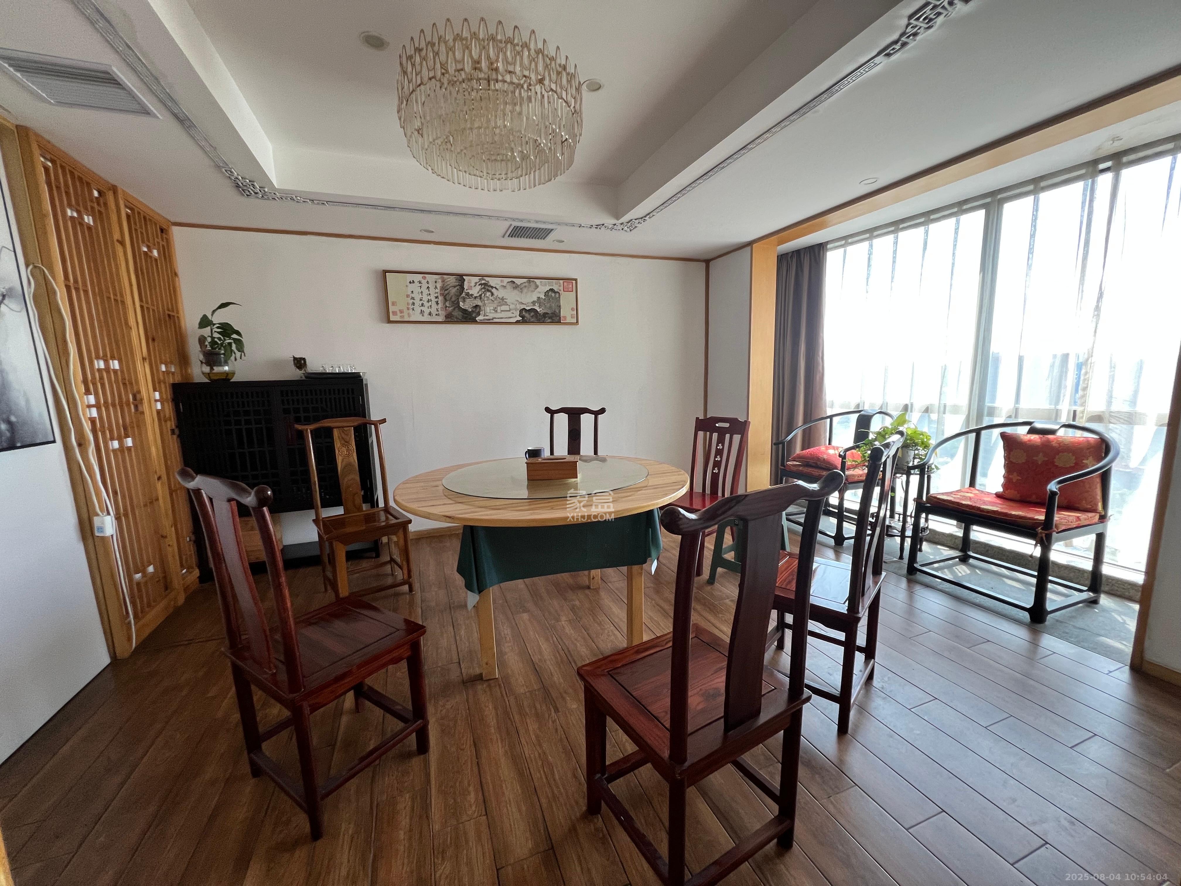 上东辛顿公寓 1室2厅1卫 6800.0元/月 上东辛顿公寓 1室2厅1卫 6800.0元/月室内图