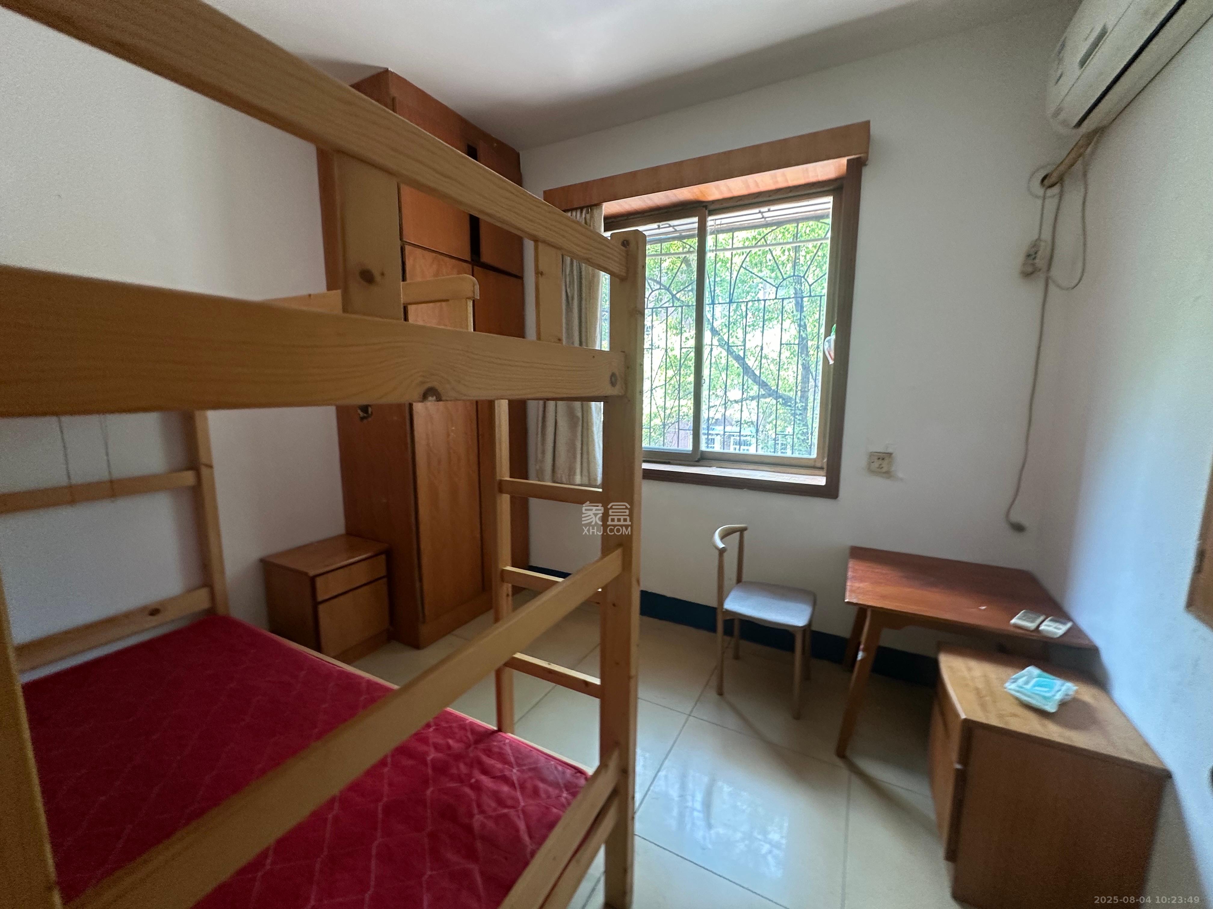 赤岗小区(一二三片) 3室2厅1卫 1800.0元/月 赤岗小区(一二三片) 3室2厅1卫 1800.0元/月室内图