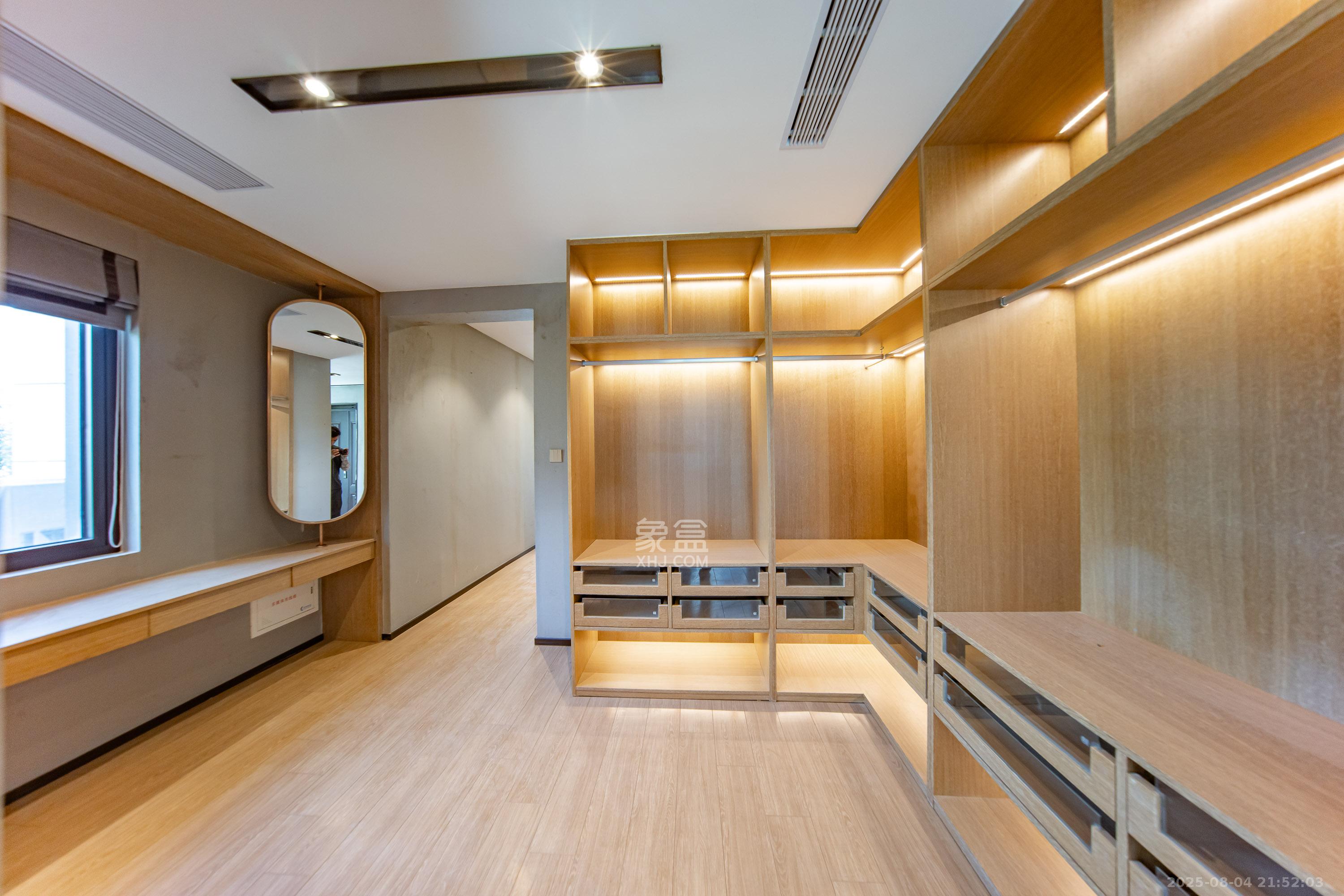 碧桂园智慧城市  5室2厅3卫    300.0万其他