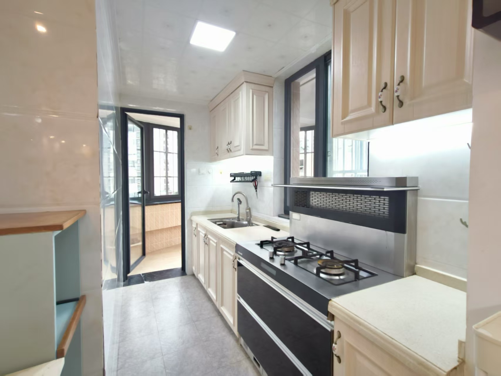 百金城小区 4室2厅2卫 4000.0元/月 百金城小区 4室2厅2卫 4000.0元/月室内图