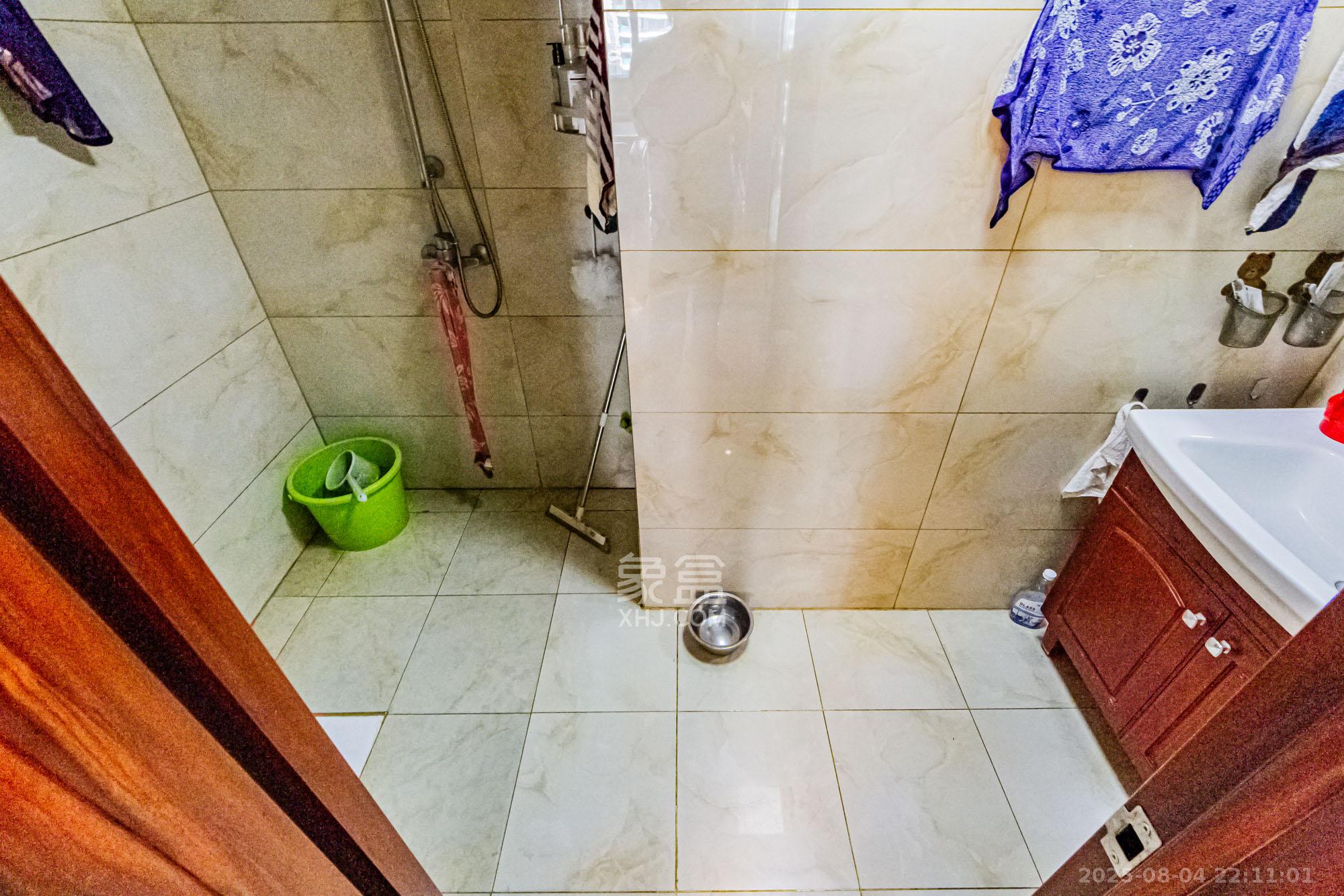 北辰定江洋  4室2厅3卫    450.0万 北辰定江洋  4室2厅3卫    450.0万卫生间