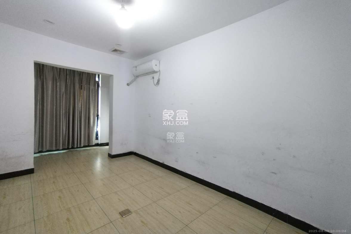 滨江一号(丰泰花园)  5室2厅2卫    3400.0元/月 滨江一号(丰泰花园)  5室2厅2卫    3400.0元/月室内图