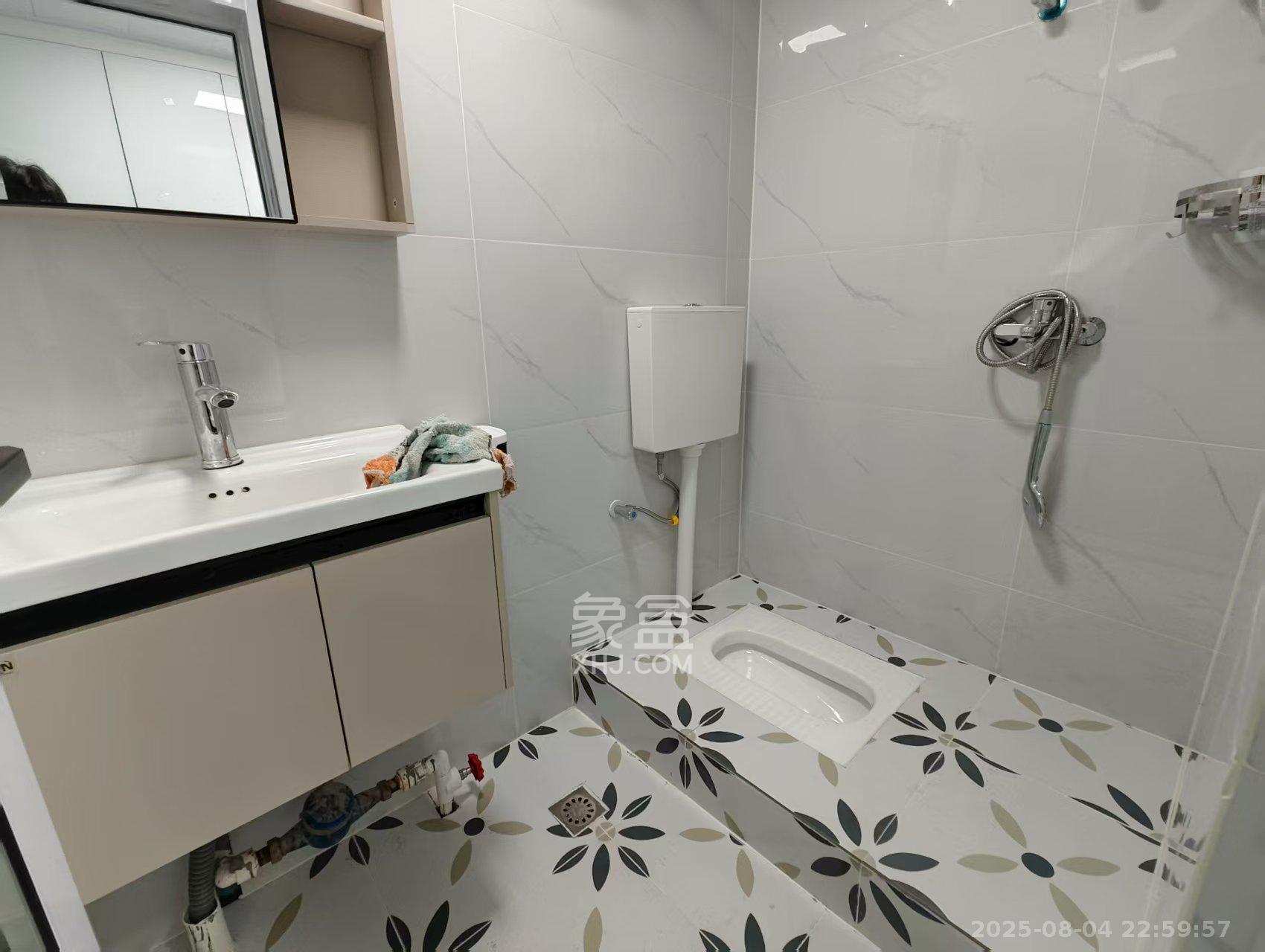 高桥社区高福星小区  1室0厅0卫    1600.0元/月室内图1