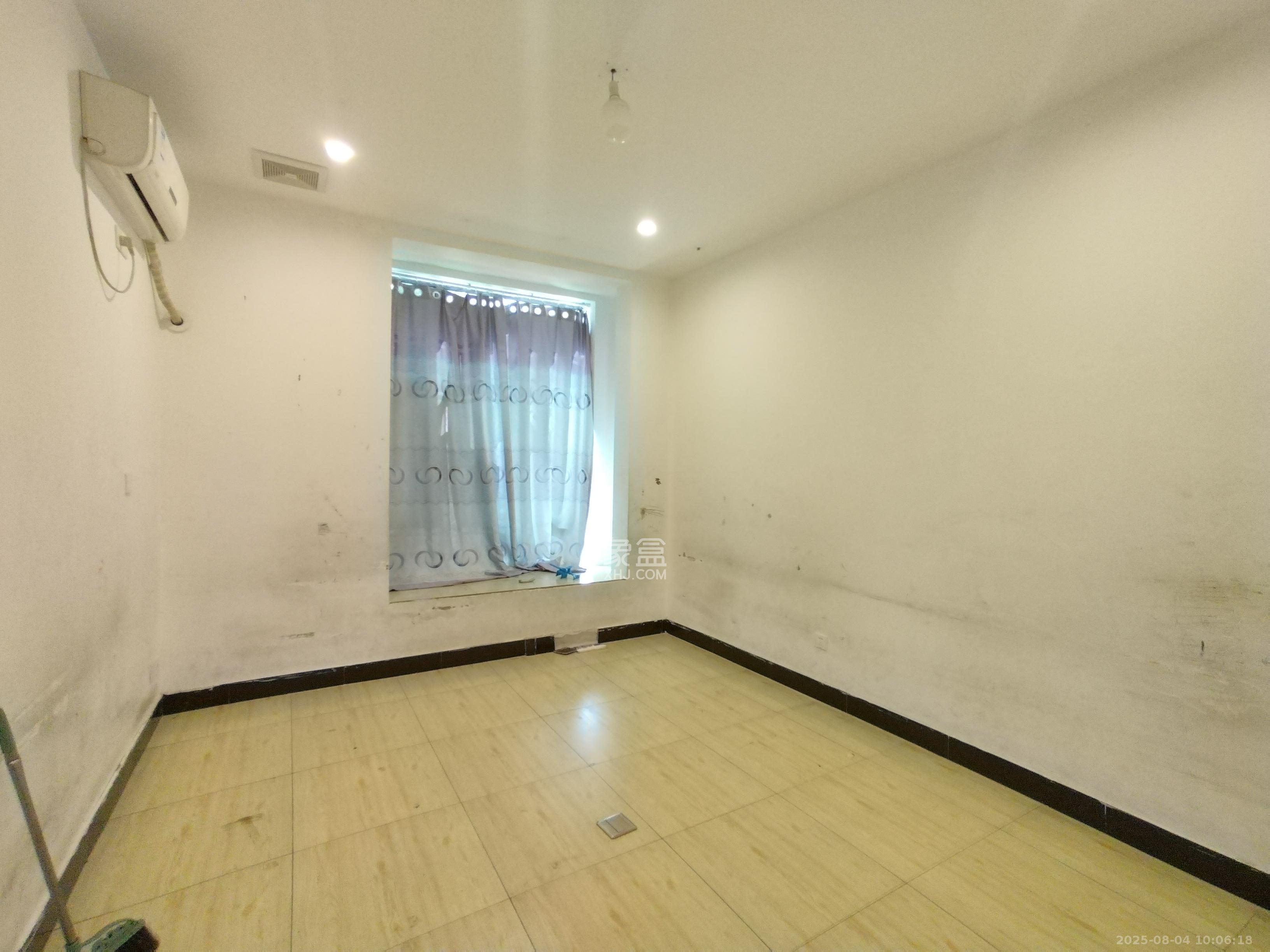 滨江一号(丰泰花园)  5室2厅2卫    3400.0元/月 滨江一号(丰泰花园)  5室2厅2卫    3400.0元/月室内图