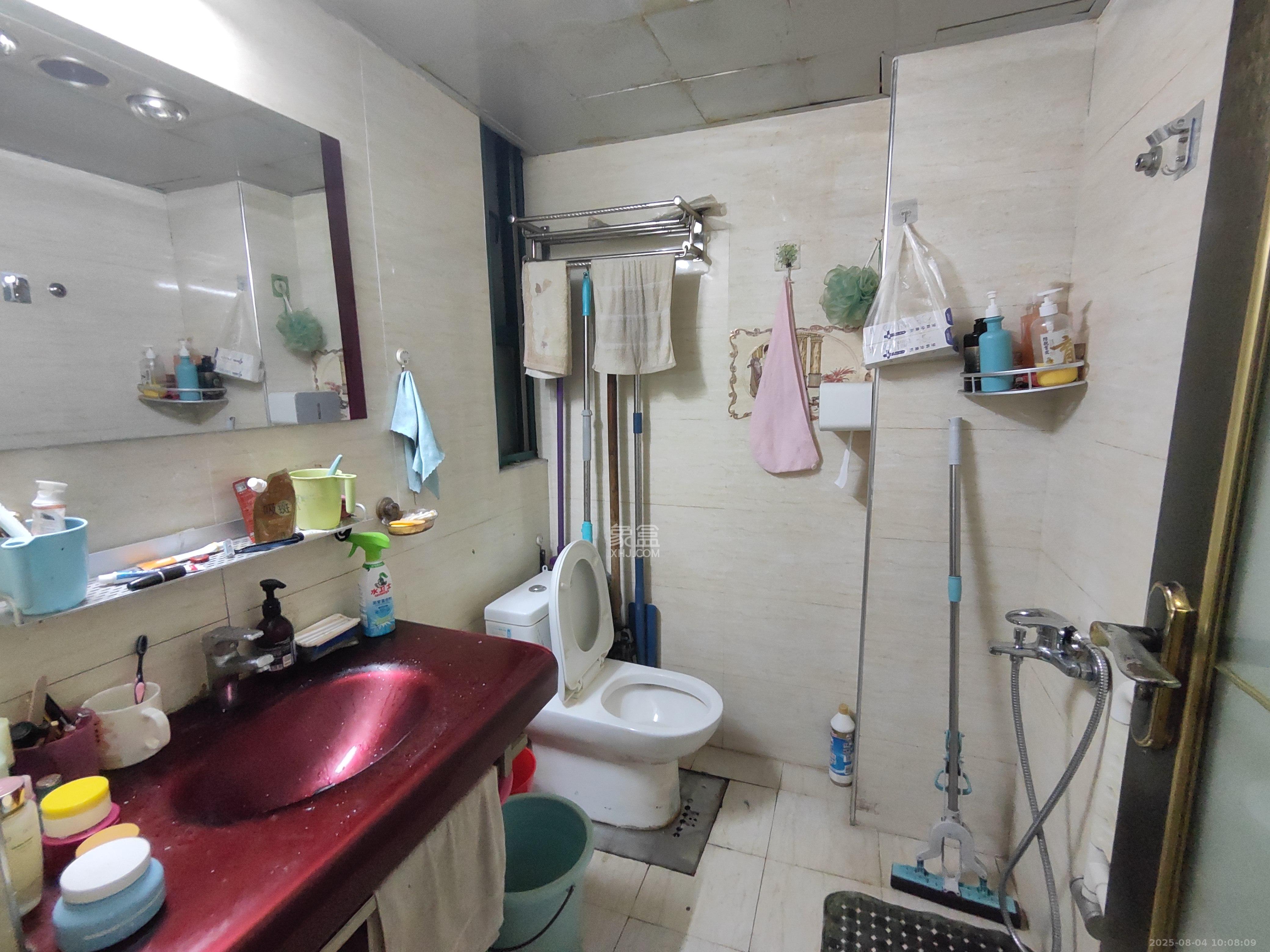 华天LOHO小镇 2室2厅1卫 1400.0元/月 华天LOHO小镇 2室2厅1卫 1400.0元/月室内图