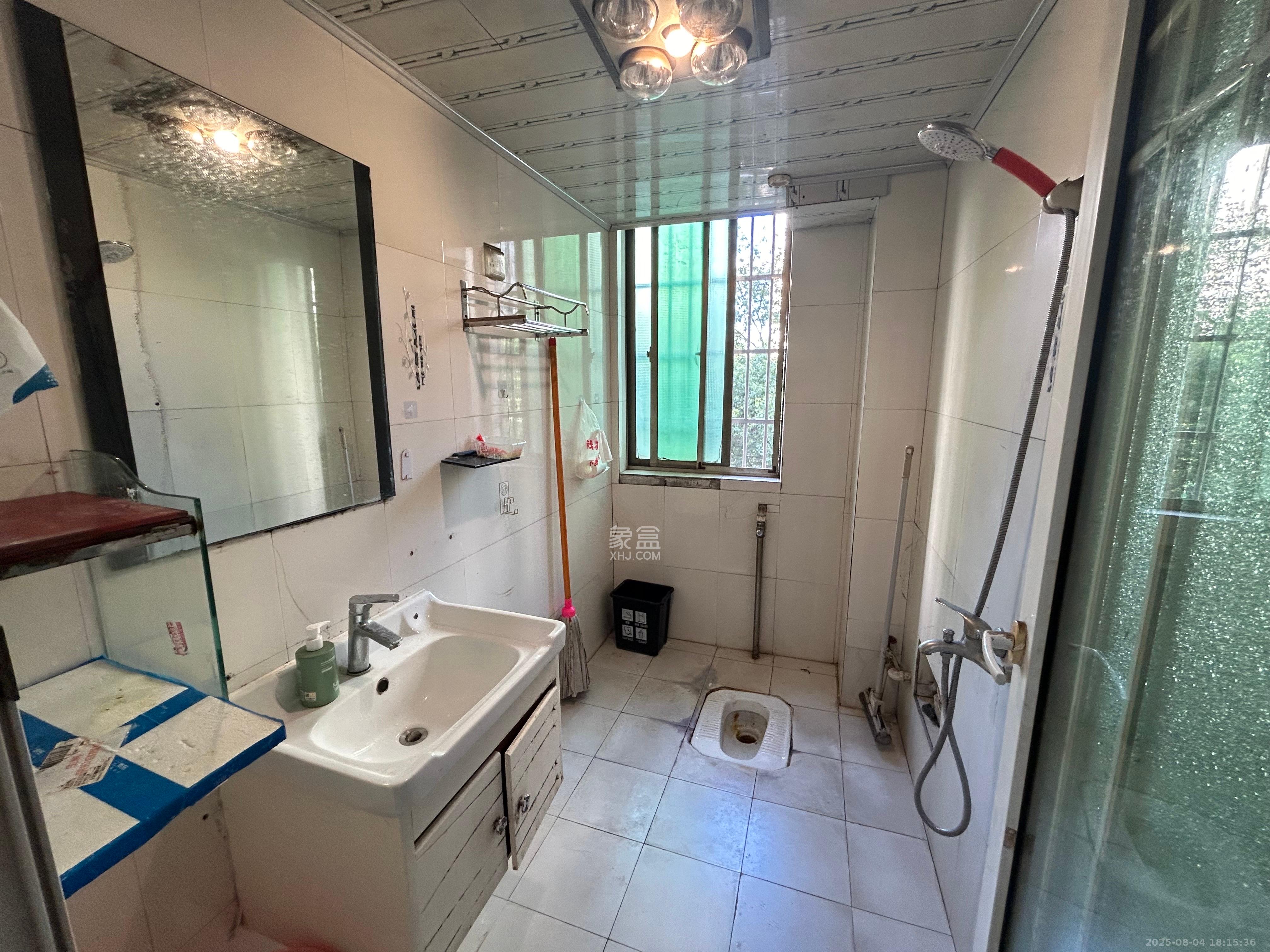 麓谷加州阳光 2室2厅1卫 2000.0元/月 麓谷加州阳光 2室2厅1卫 2000.0元/月室内图