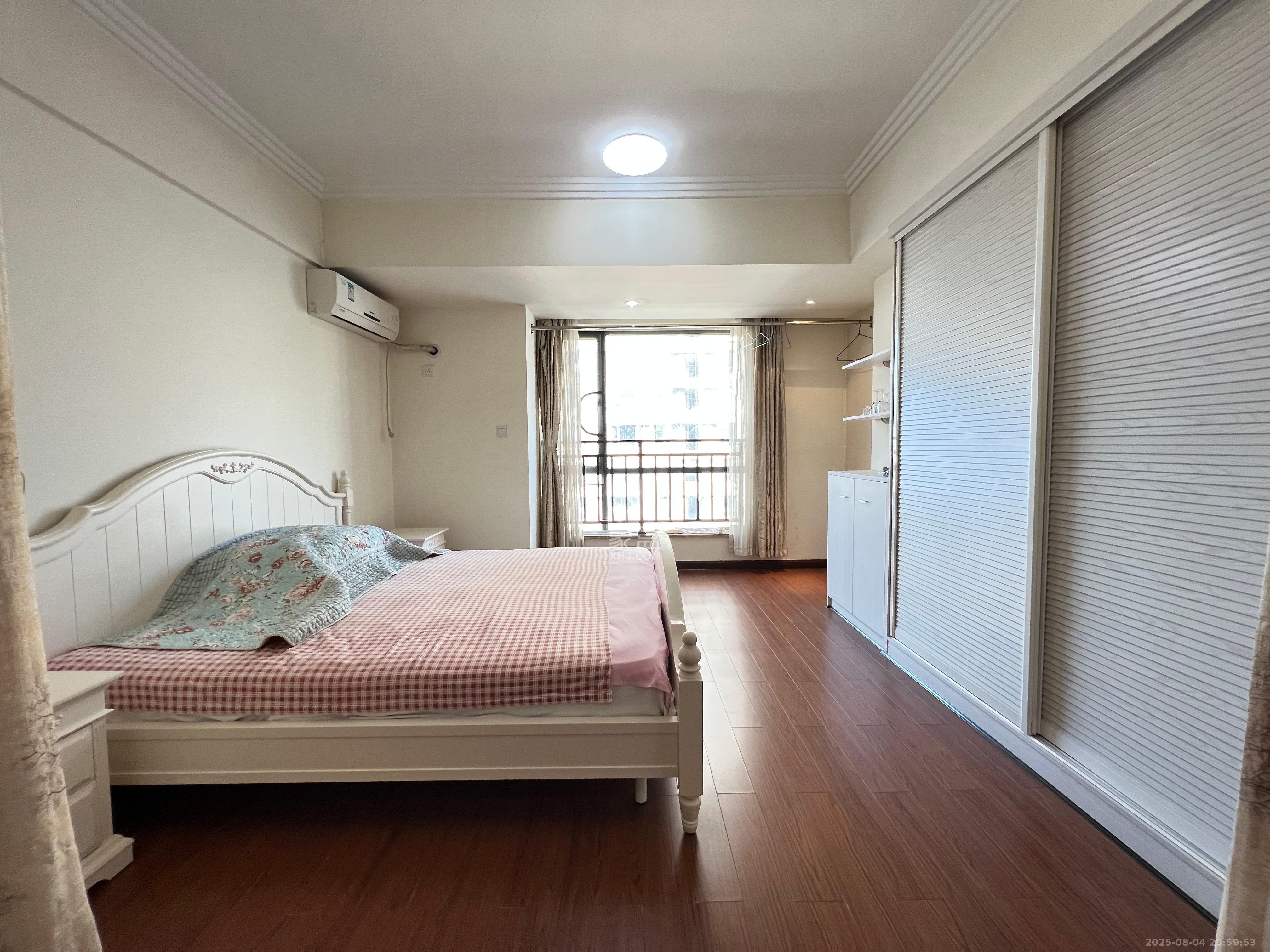 西子一间  1室0厅1卫   1700.00元/月室内图