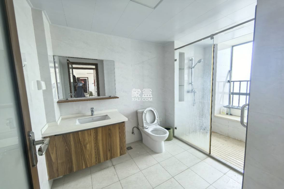 星华海岸城一期  3室2厅2卫    2300.0元/月 星华海岸城一期  3室2厅2卫    2300.0元/月室内图