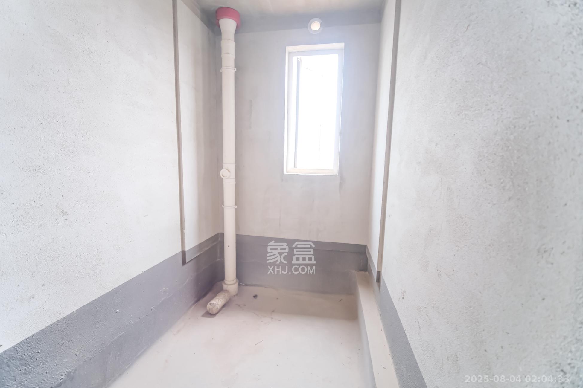 荣盛花语城 3室2厅2卫 72.0万 荣盛花语城 3室2厅2卫 72.0万卫生间