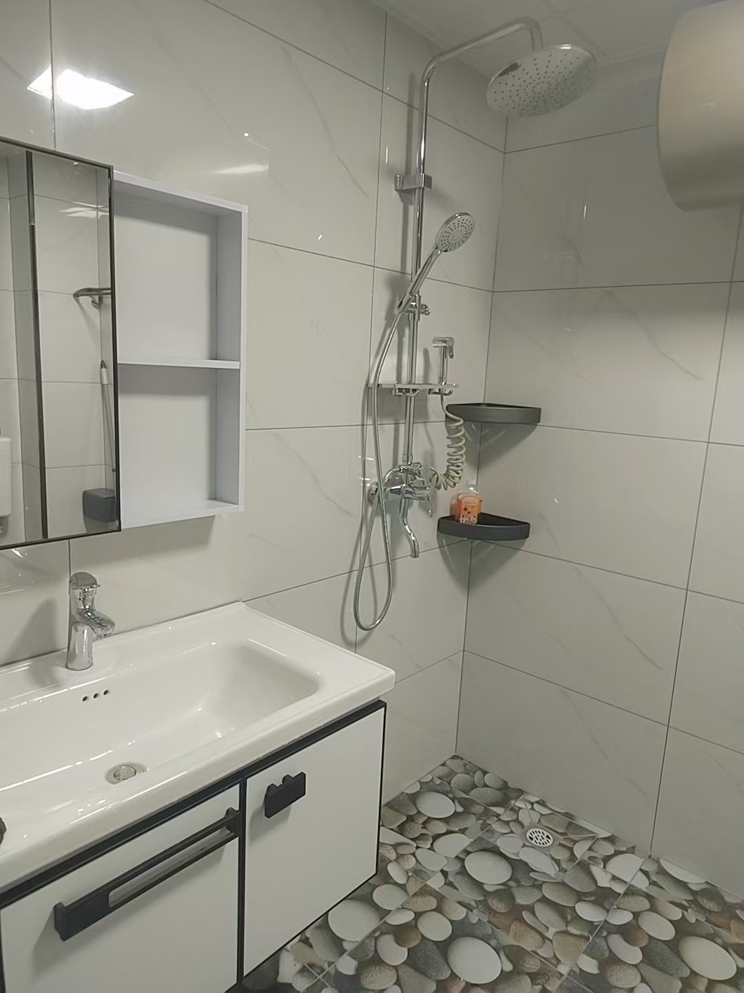 青春里 1室1厅1卫 1200.0元/月 青春里 1室1厅1卫 1200.0元/月室内图