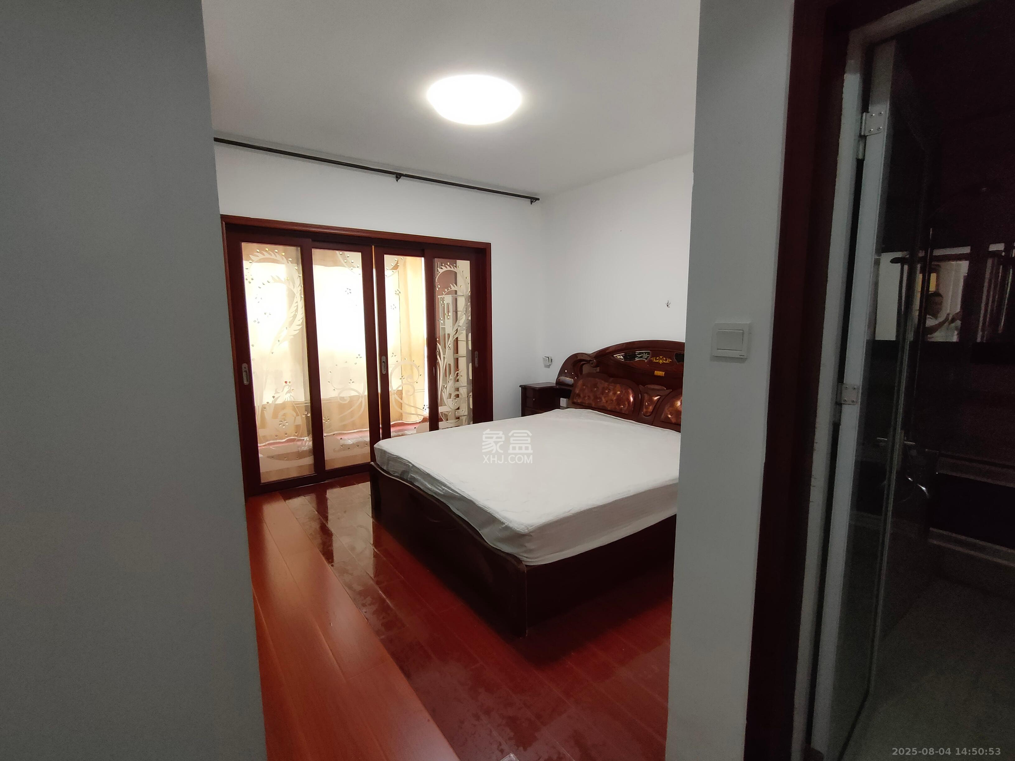 佳美星城 3室2厅2卫 2400.0元/月 佳美星城 3室2厅2卫 2400.0元/月室内图