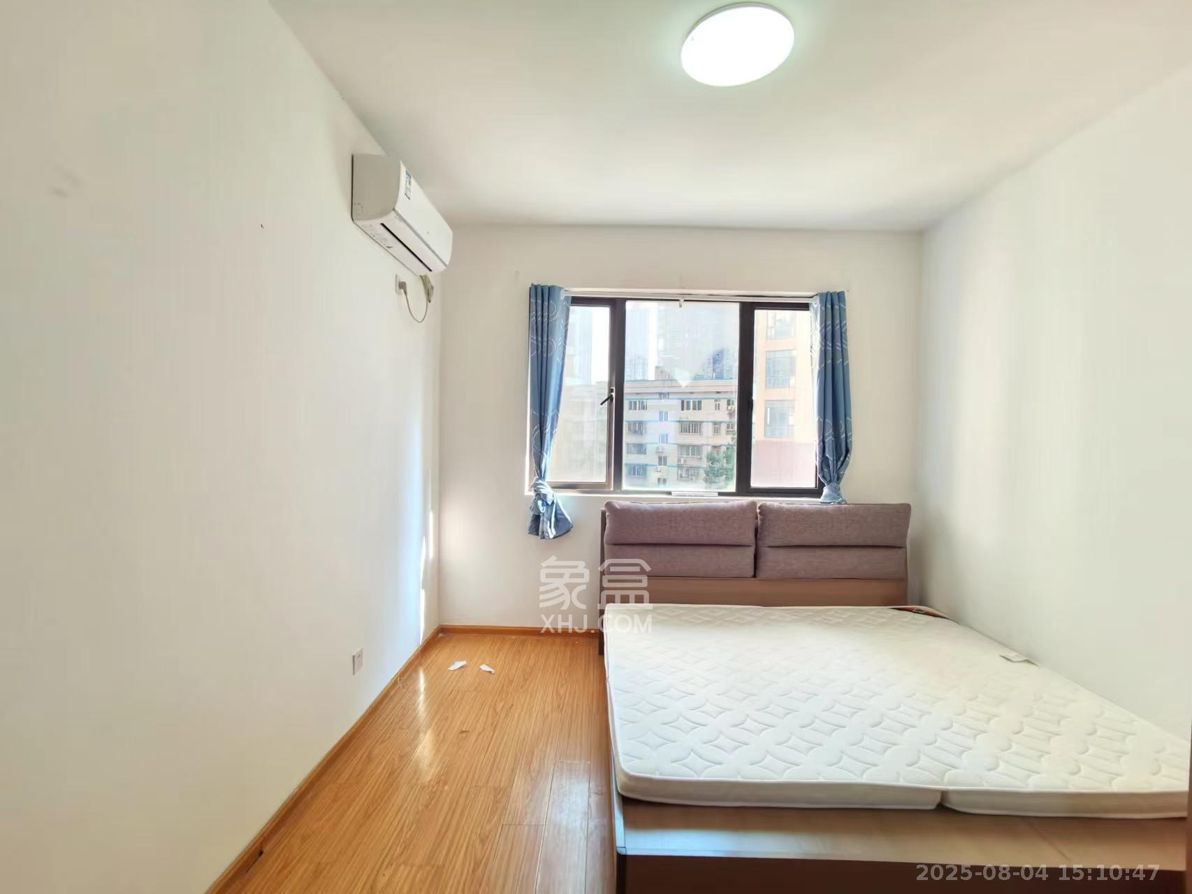 塞纳公馆  4室2厅2卫    2200.0元/月 塞纳公馆  4室2厅2卫    2200.0元/月室内图