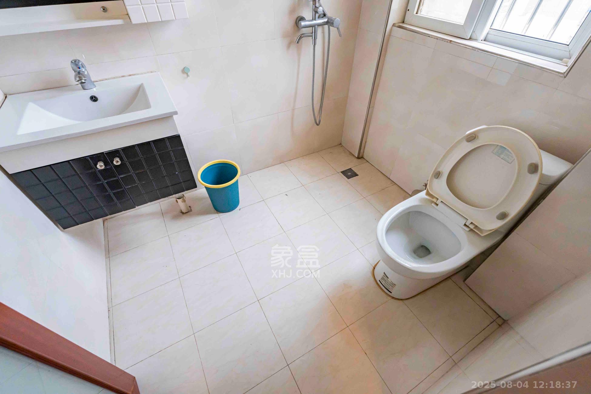 月湖兰庭  3室2厅2卫   3000.00元/月室内图