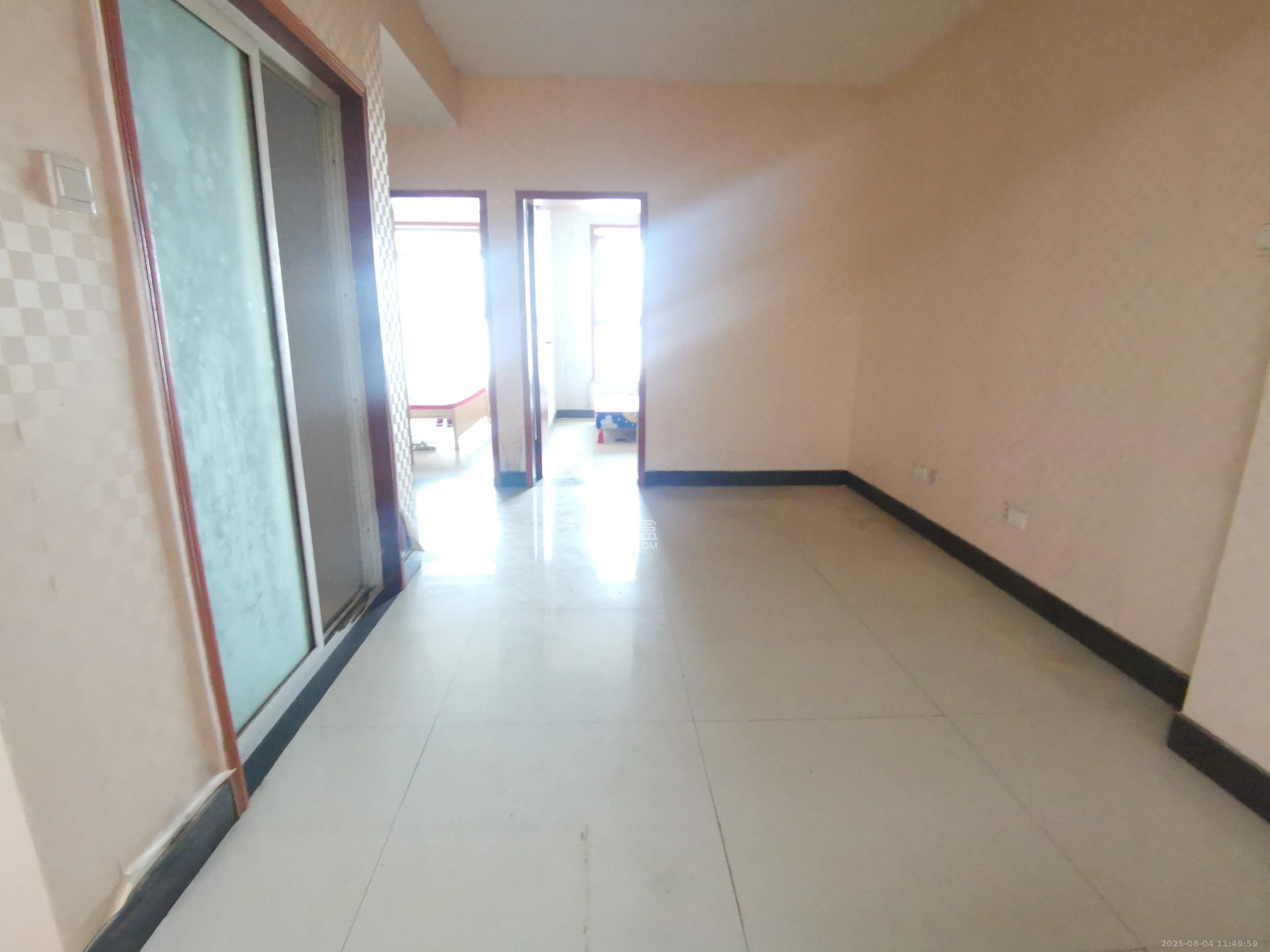 高桥财富大厦  2室2厅1卫    2500.0元/月 高桥财富大厦  2室2厅1卫    2500.0元/月室内图