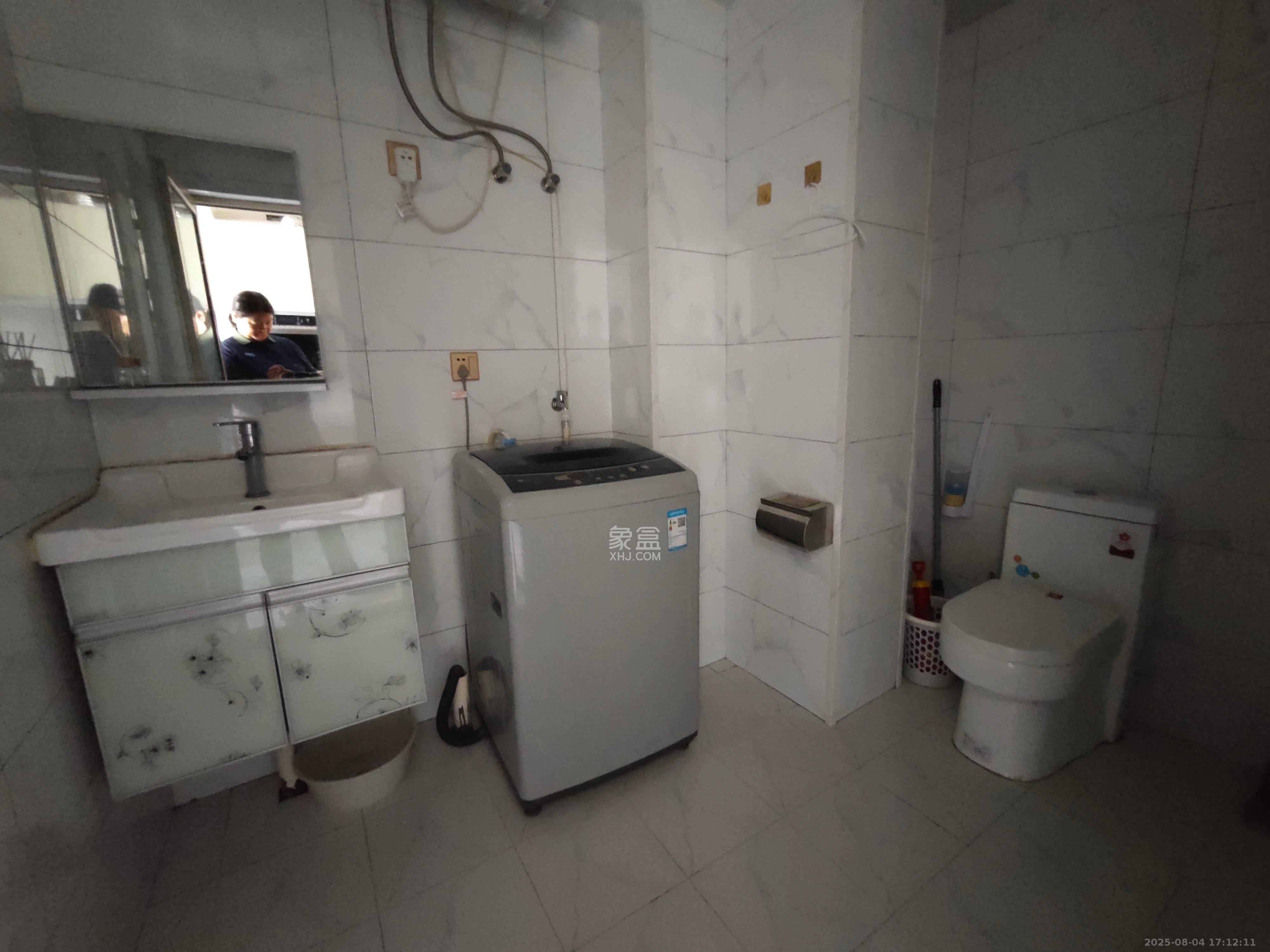 芙蓉万国城MOMA(卓越汇富苑) 1室0厅1卫 1400.0元/月 芙蓉万国城MOMA(卓越汇富苑) 1室0厅1卫 1400.0元/月室内图