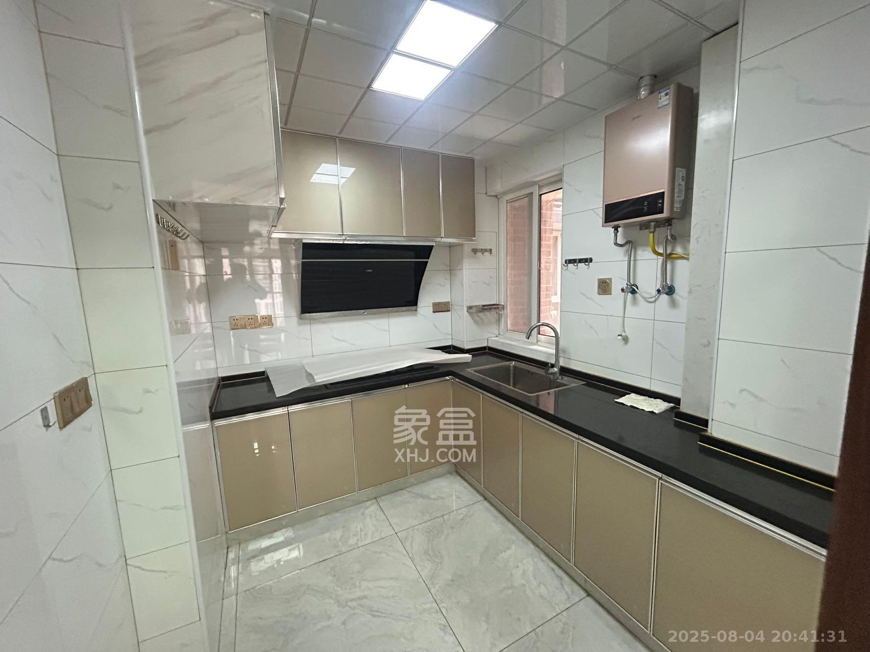 哈佛小镇(五矿哈佛小镇) 3室2厅1卫 2050.0元/月 哈佛小镇(五矿哈佛小镇) 3室2厅1卫 2050.0元/月室内图