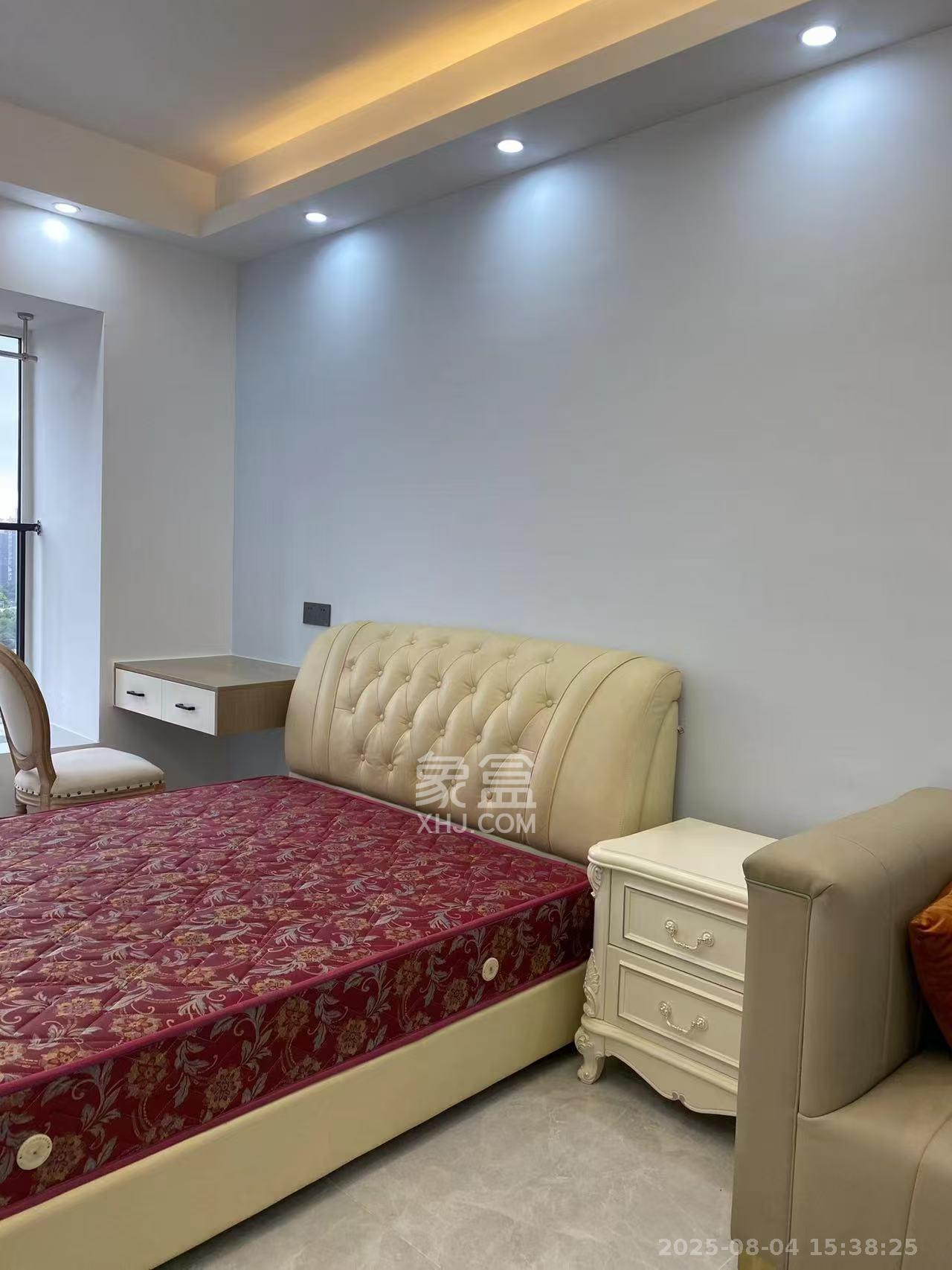 保利香槟国际 1室1厅1卫 1300.0元/月 保利香槟国际 1室1厅1卫 1300.0元/月室内图