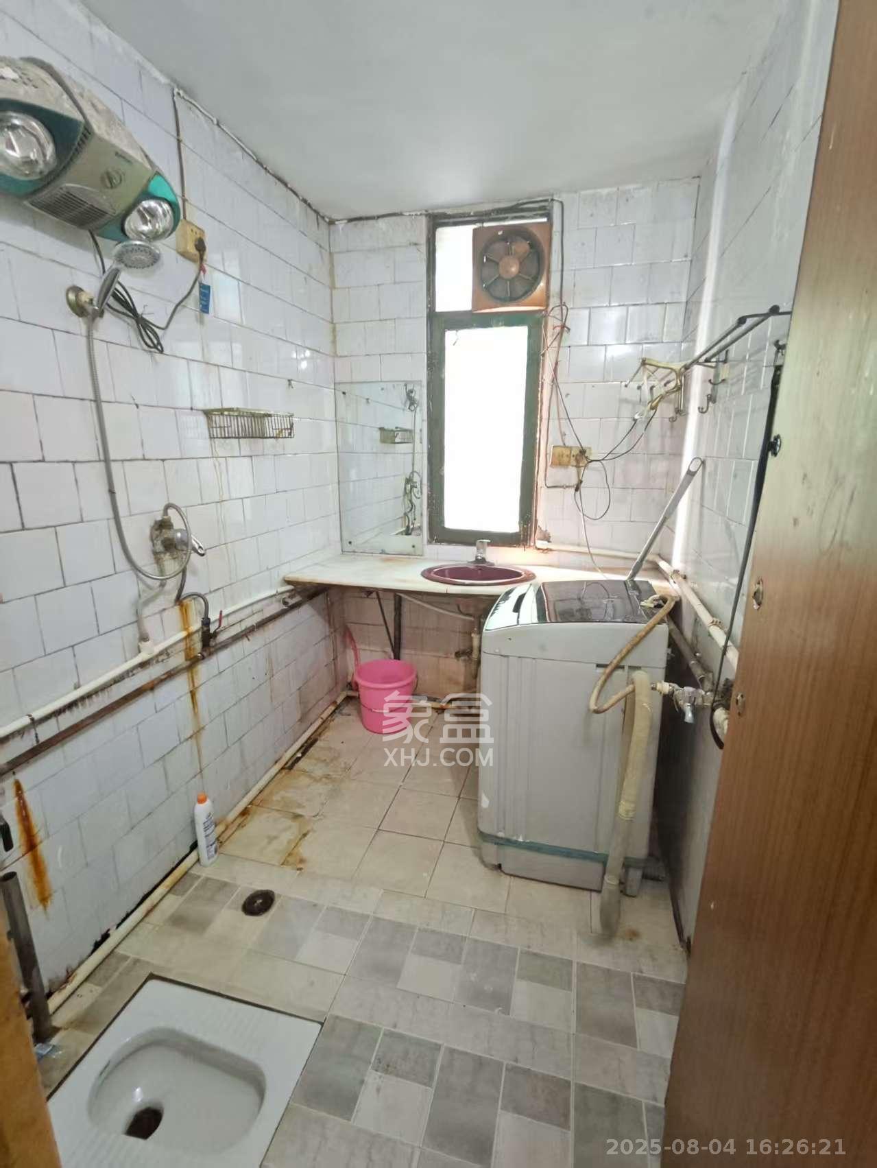 涂家冲社区(涂新小区、农商银行宿舍) 3室2厅1卫 1800.0元/月 涂家冲社区(涂新小区、农商银行宿舍) 3室2厅1卫 1800.0元/月室内图