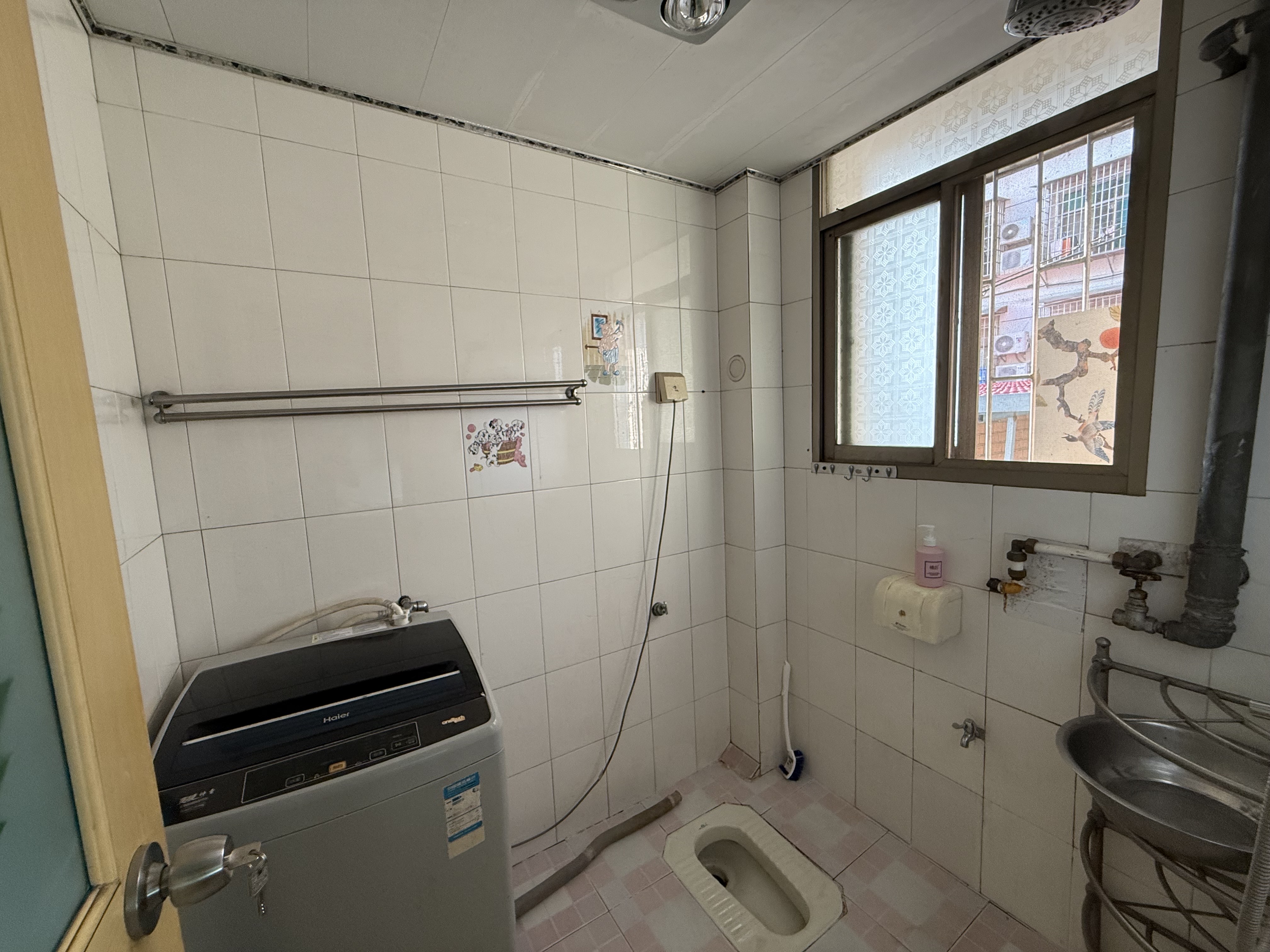 418家属区 3室2厅1卫 39.8万 418家属区 3室2厅1卫 39.8万客厅