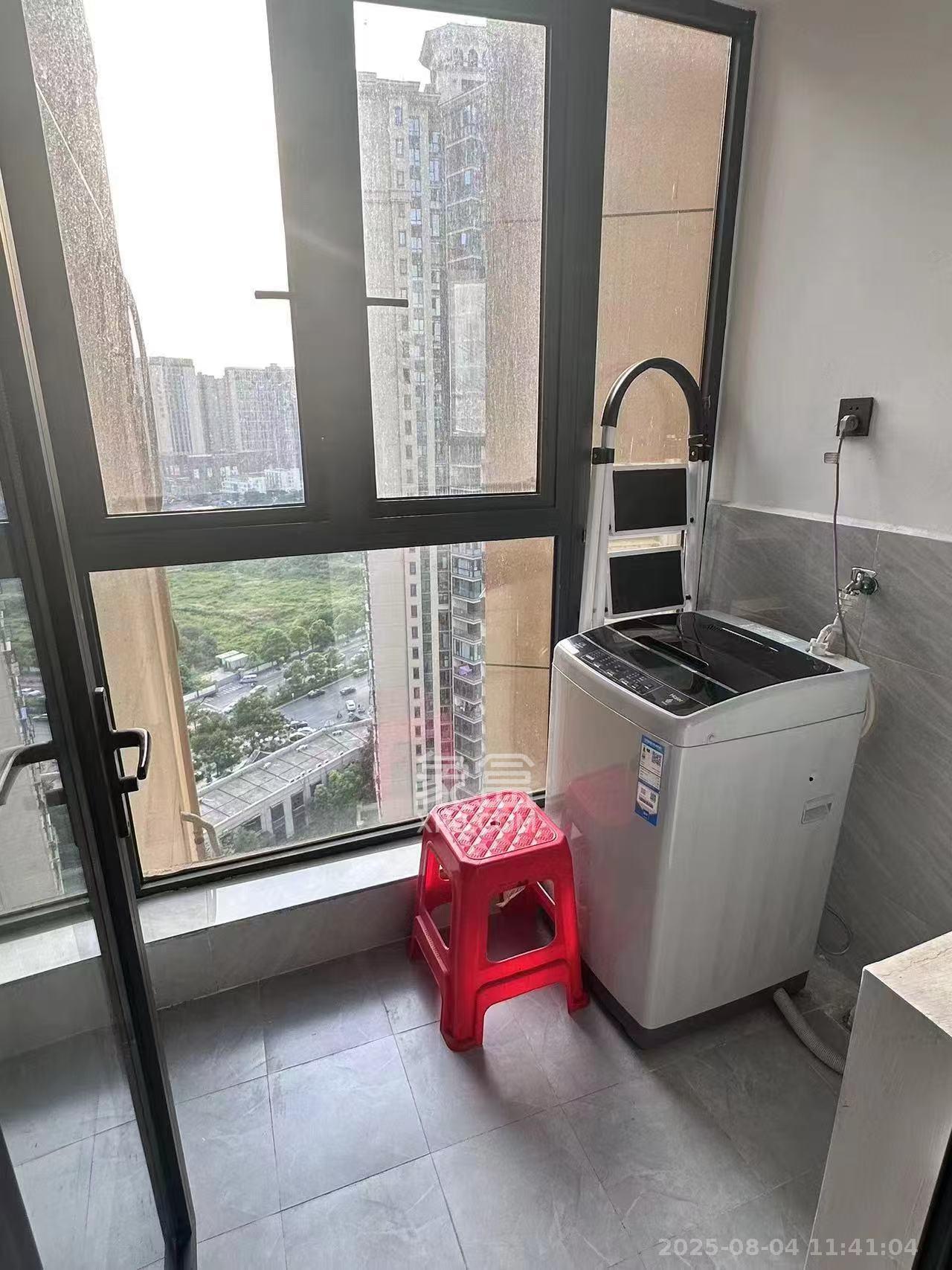 振业城三期  4室2厅2卫    3600.0元/月室内图