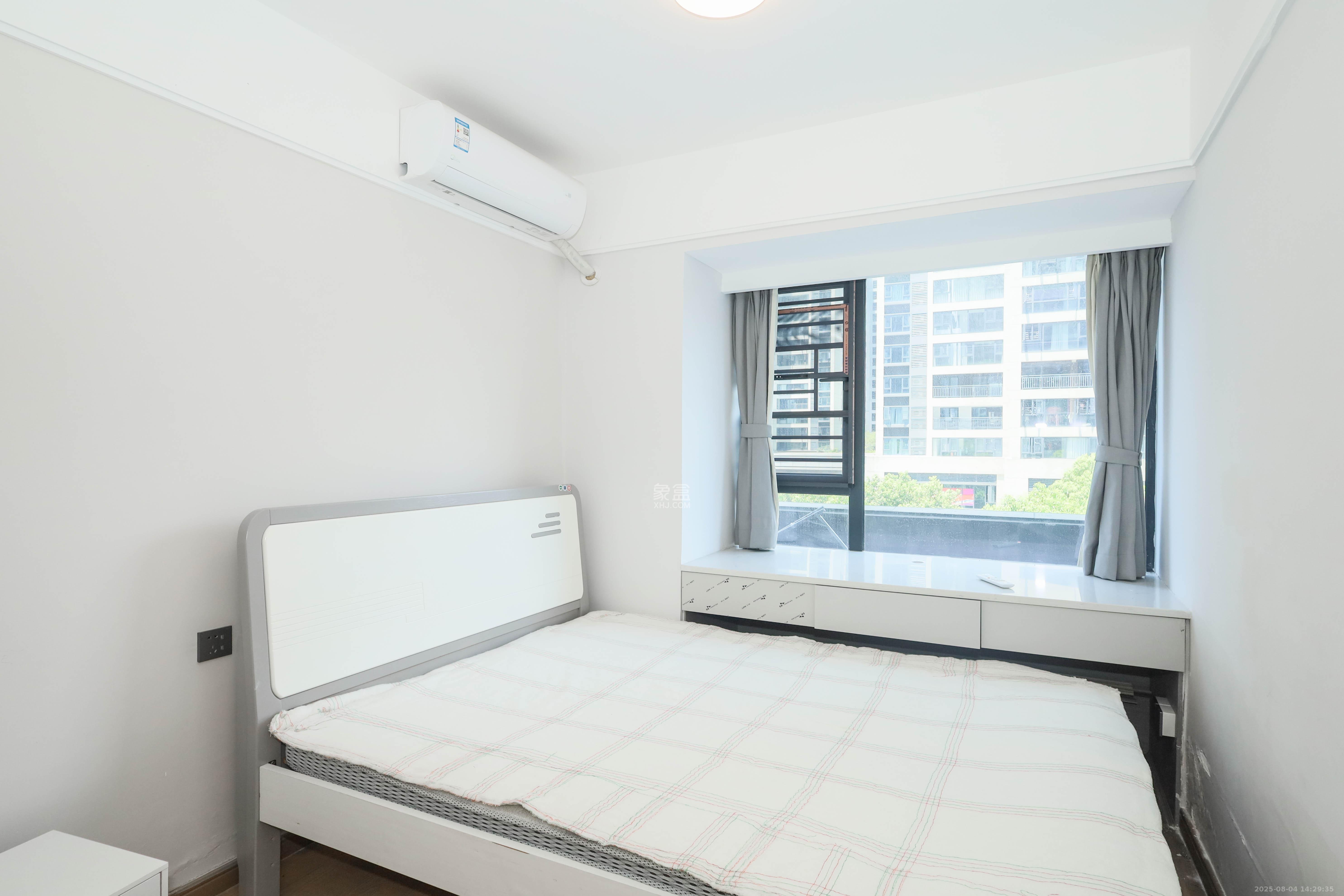 爱家当代境  4室2厅2卫    160.0万 爱家当代境  4室2厅2卫    160.0万卧室