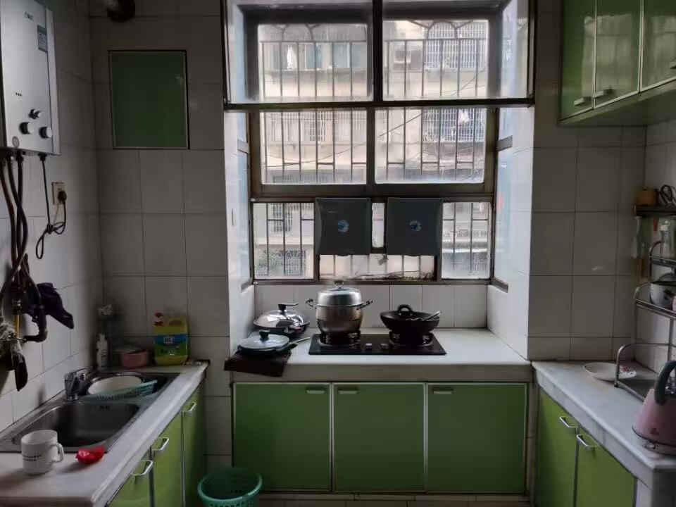 煤气公司家属楼 3室2厅1卫 1150.0元/月 煤气公司家属楼 3室2厅1卫 1150.0元/月室内图