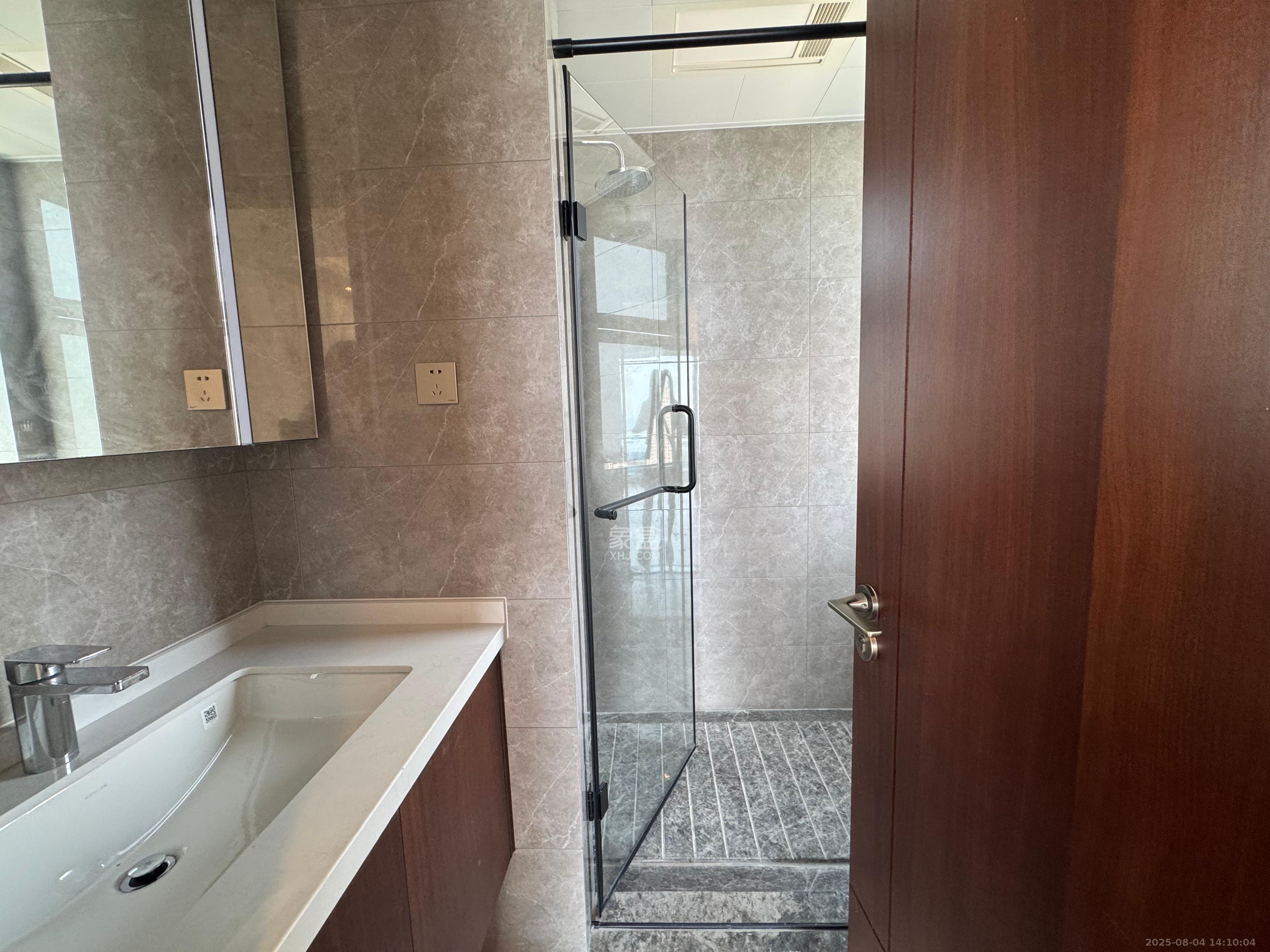 北辰瀚江府  4室2厅2卫    8800.0元/月室内图