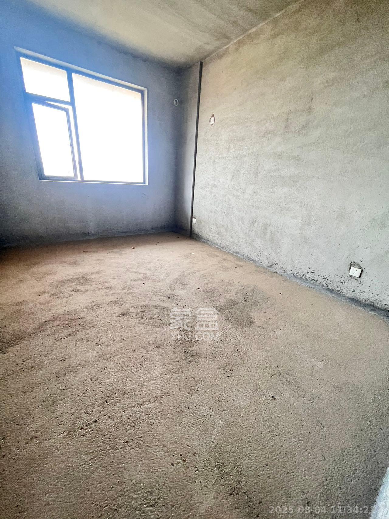 恒生碧水龙庭  4室2厅2卫    1800.0元/月 恒生碧水龙庭  4室2厅2卫    1800.0元/月室内图