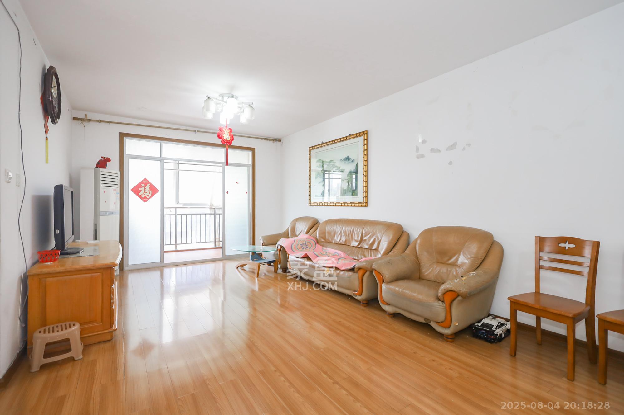 盛大泽西城 2室2厅1卫 99.0万 盛大泽西城 2室2厅1卫 99.0万客厅