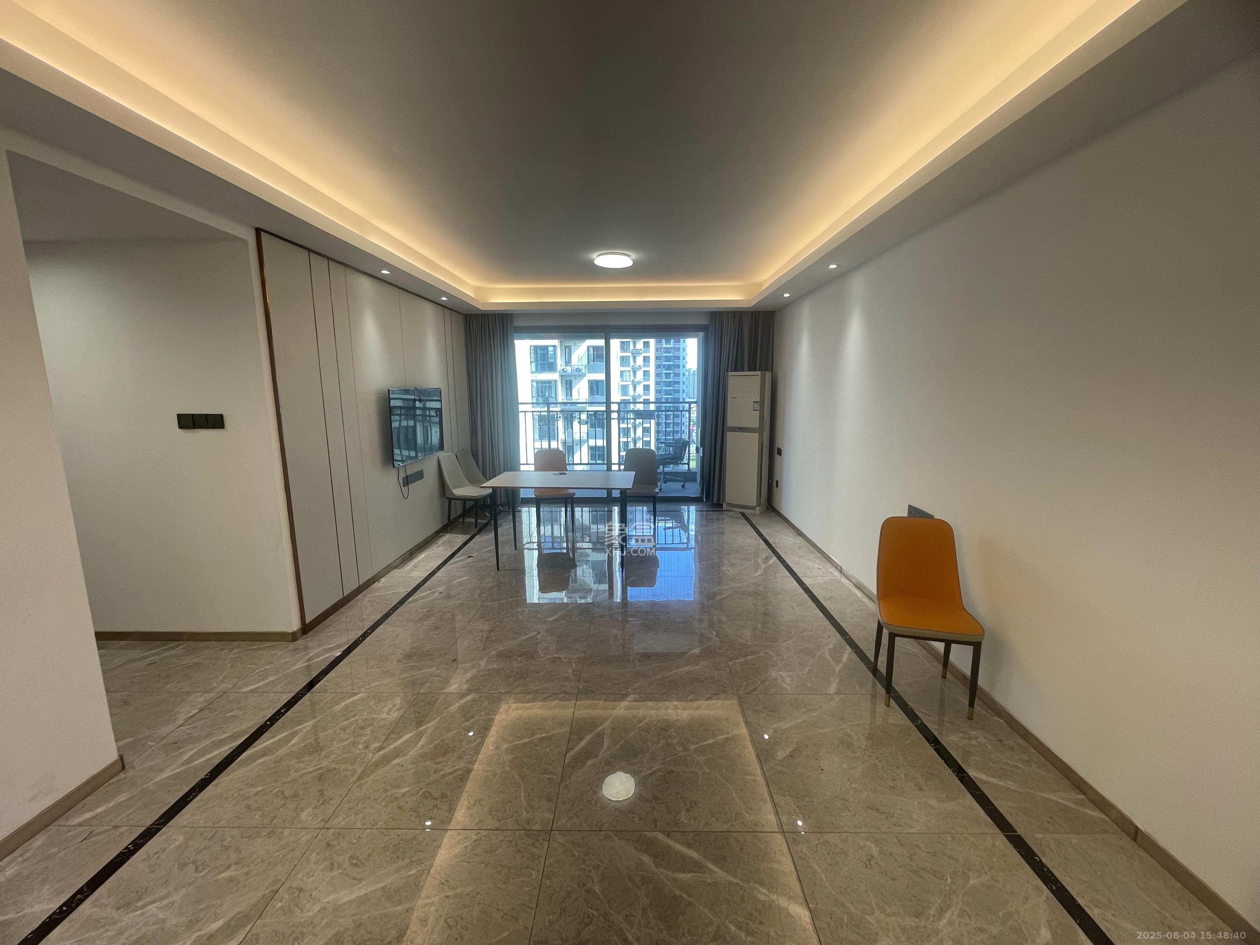 旭辉雨花郡  4室2厅2卫    4000.0元/月 旭辉雨花郡  4室2厅2卫    4000.0元/月室内图