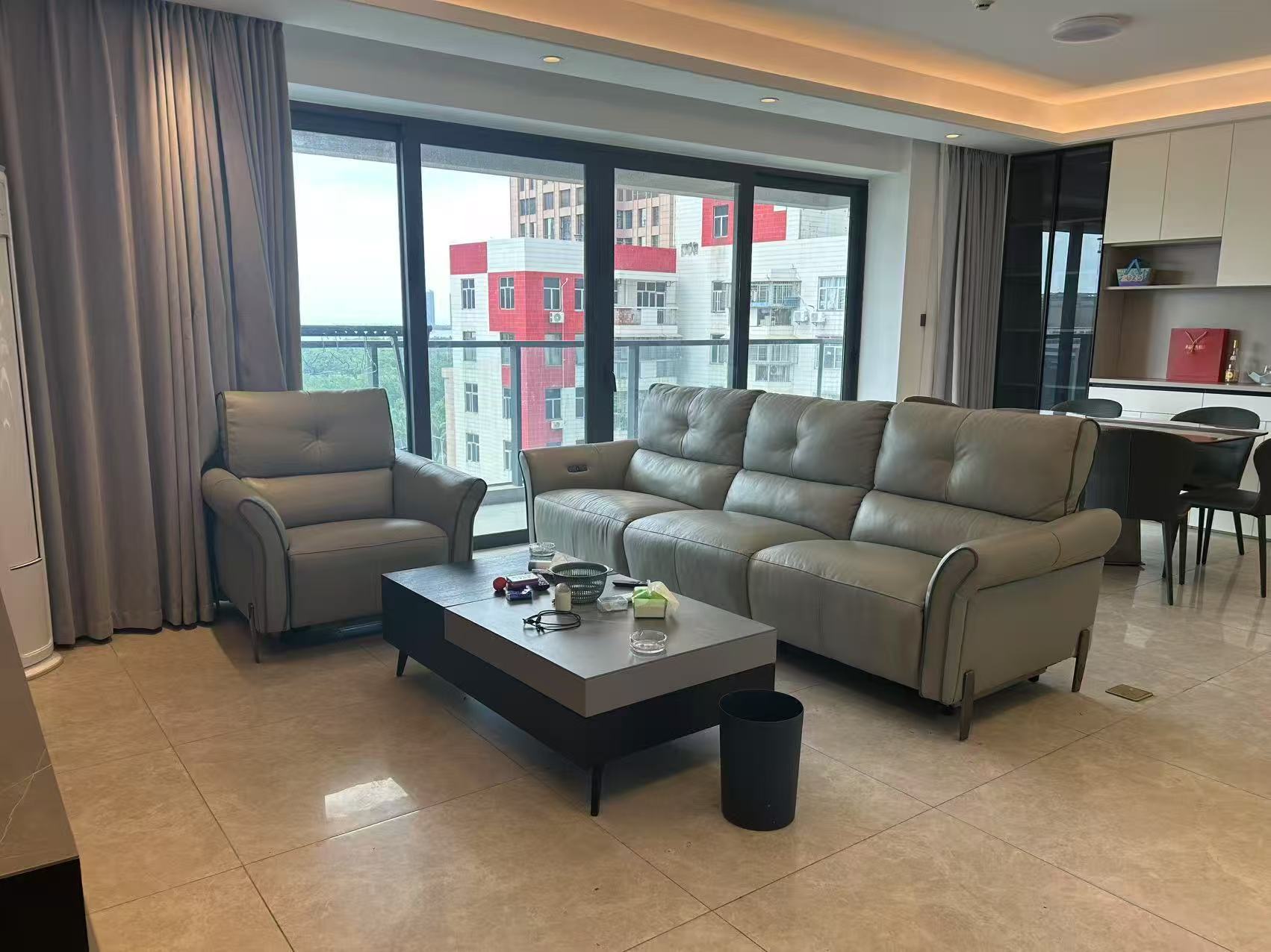 华润中心三期 4室2厅3卫 11000.0元/月 华润中心三期 4室2厅3卫 11000.0元/月室内图