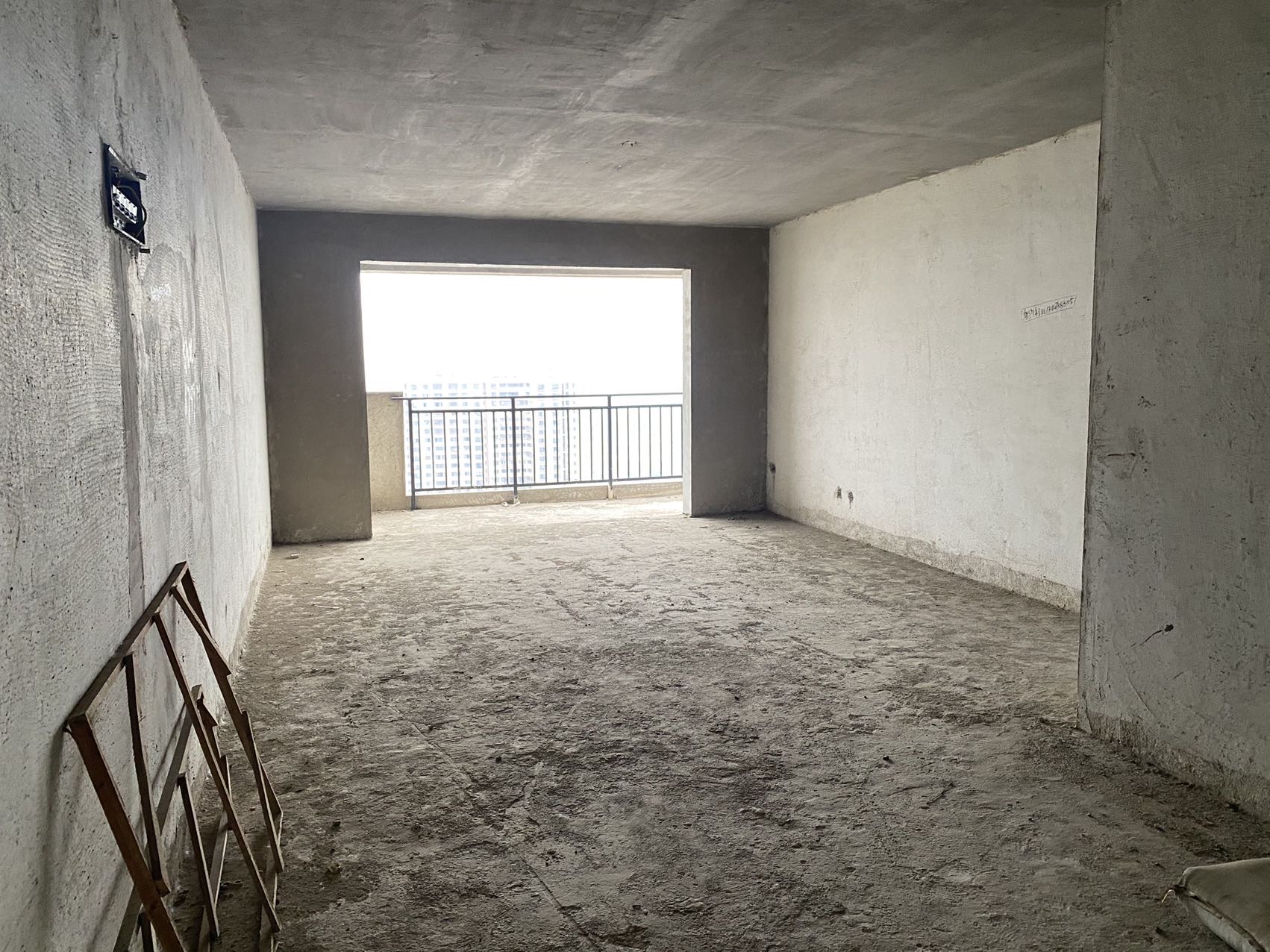 树鑫城市花园  3室2厅2卫    58.0万客厅