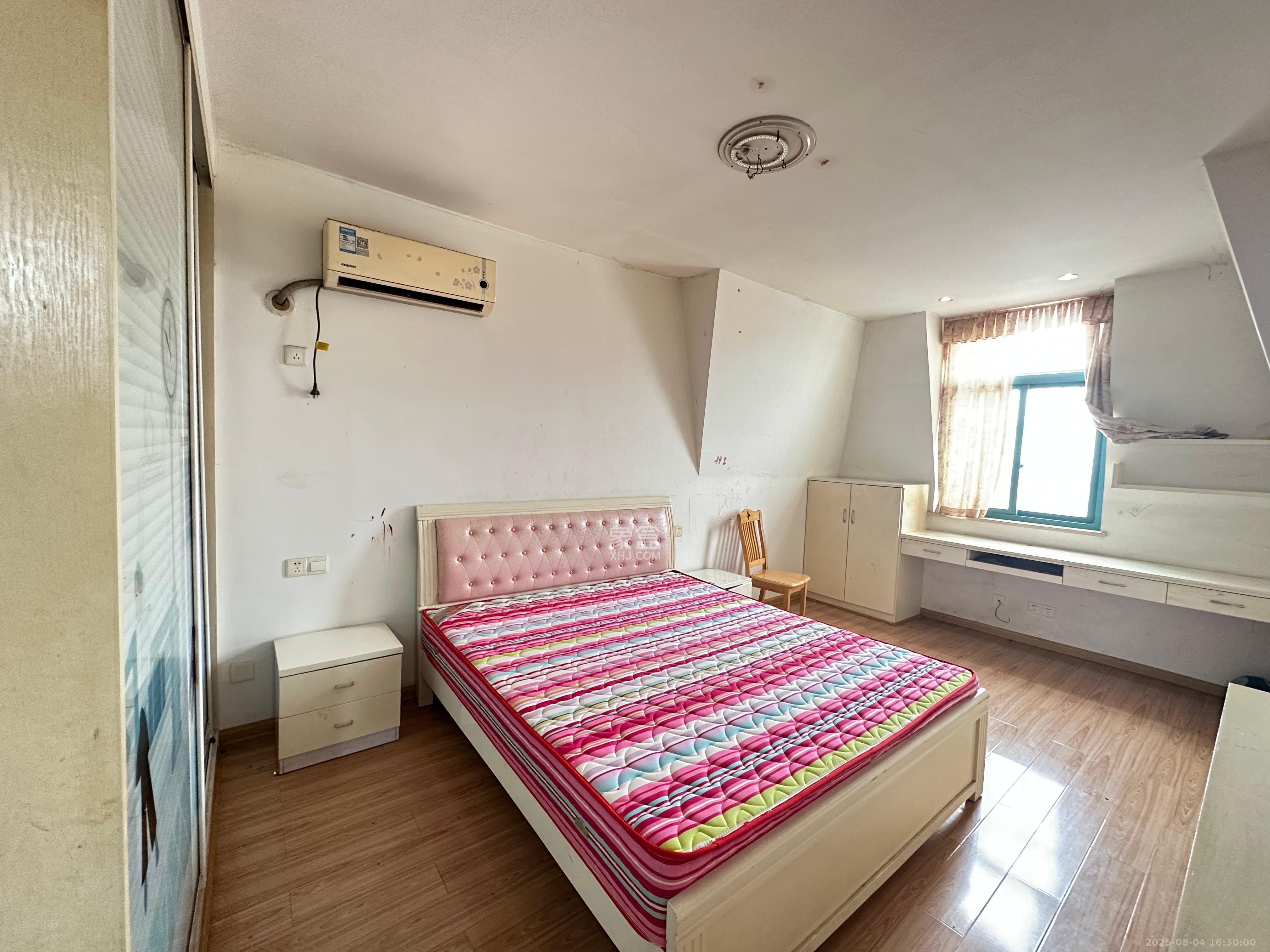 蝴蝶谷 2室2厅1卫 1400.0元/月 蝴蝶谷 2室2厅1卫 1400.0元/月室内图