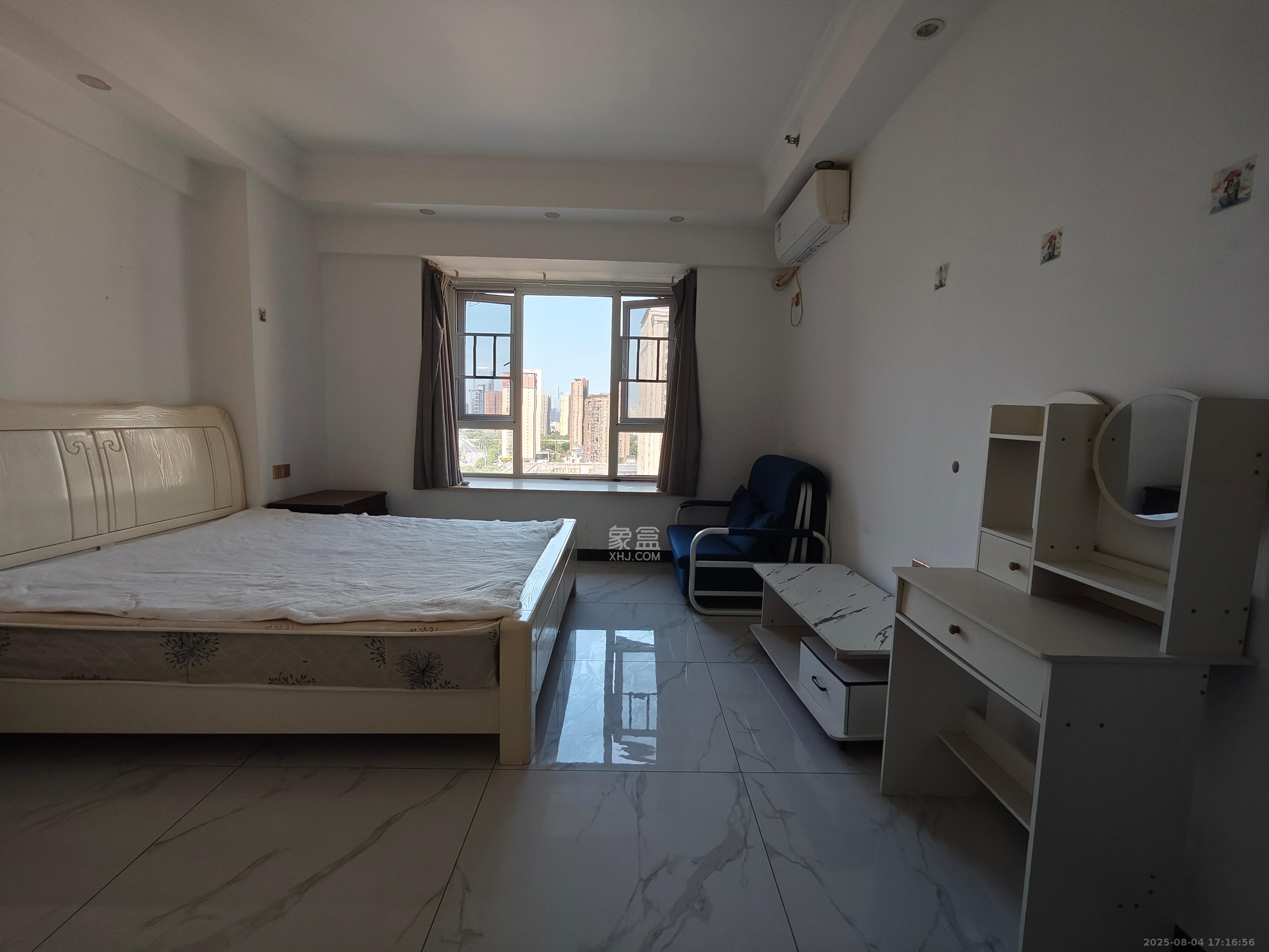 芙蓉万国城MOMA(卓越汇富苑) 1室0厅1卫 1400.0元/月 芙蓉万国城MOMA(卓越汇富苑) 1室0厅1卫 1400.0元/月室内图