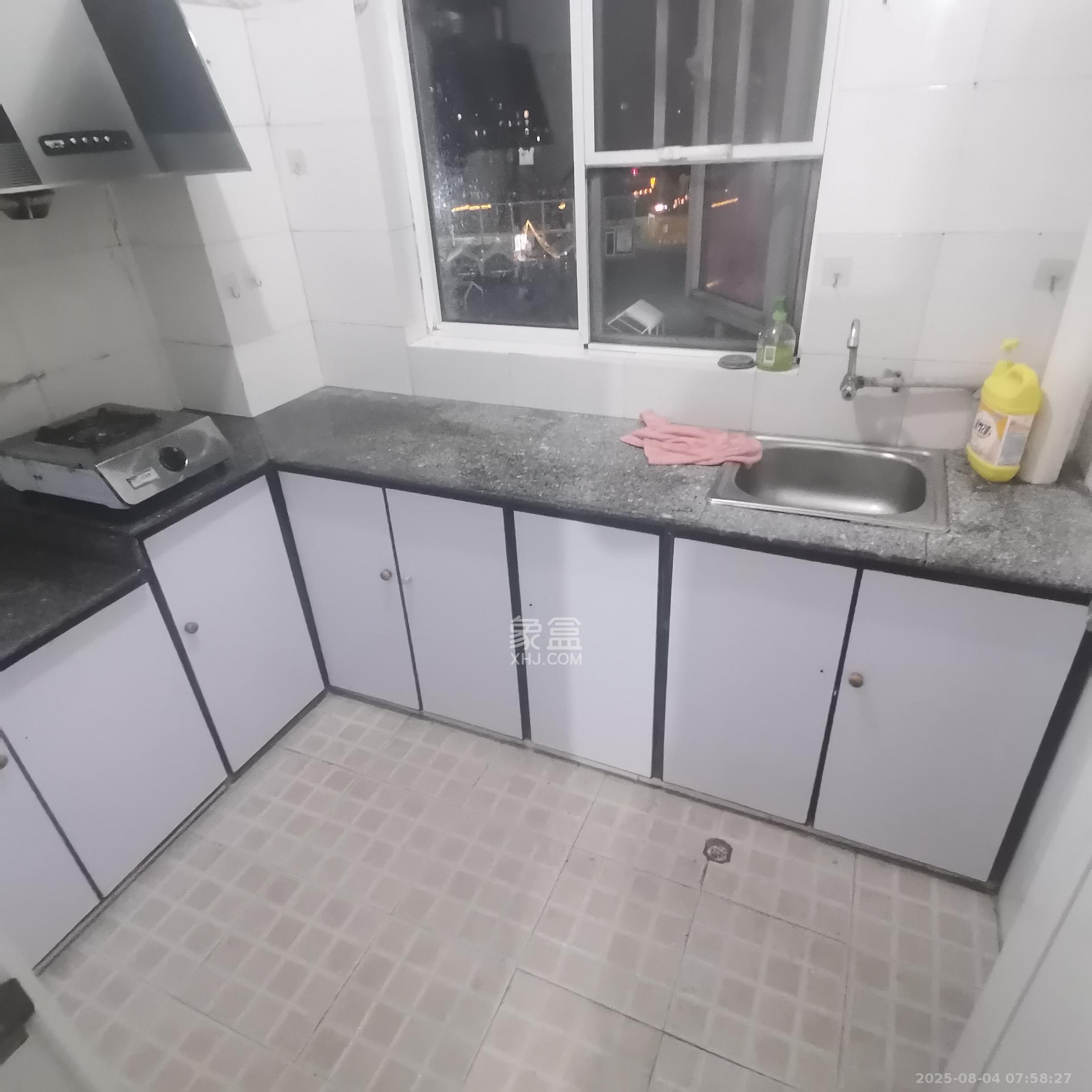 长房凤凰佳园 1室1厅1卫 1000.0元/月 长房凤凰佳园 1室1厅1卫 1000.0元/月室内图