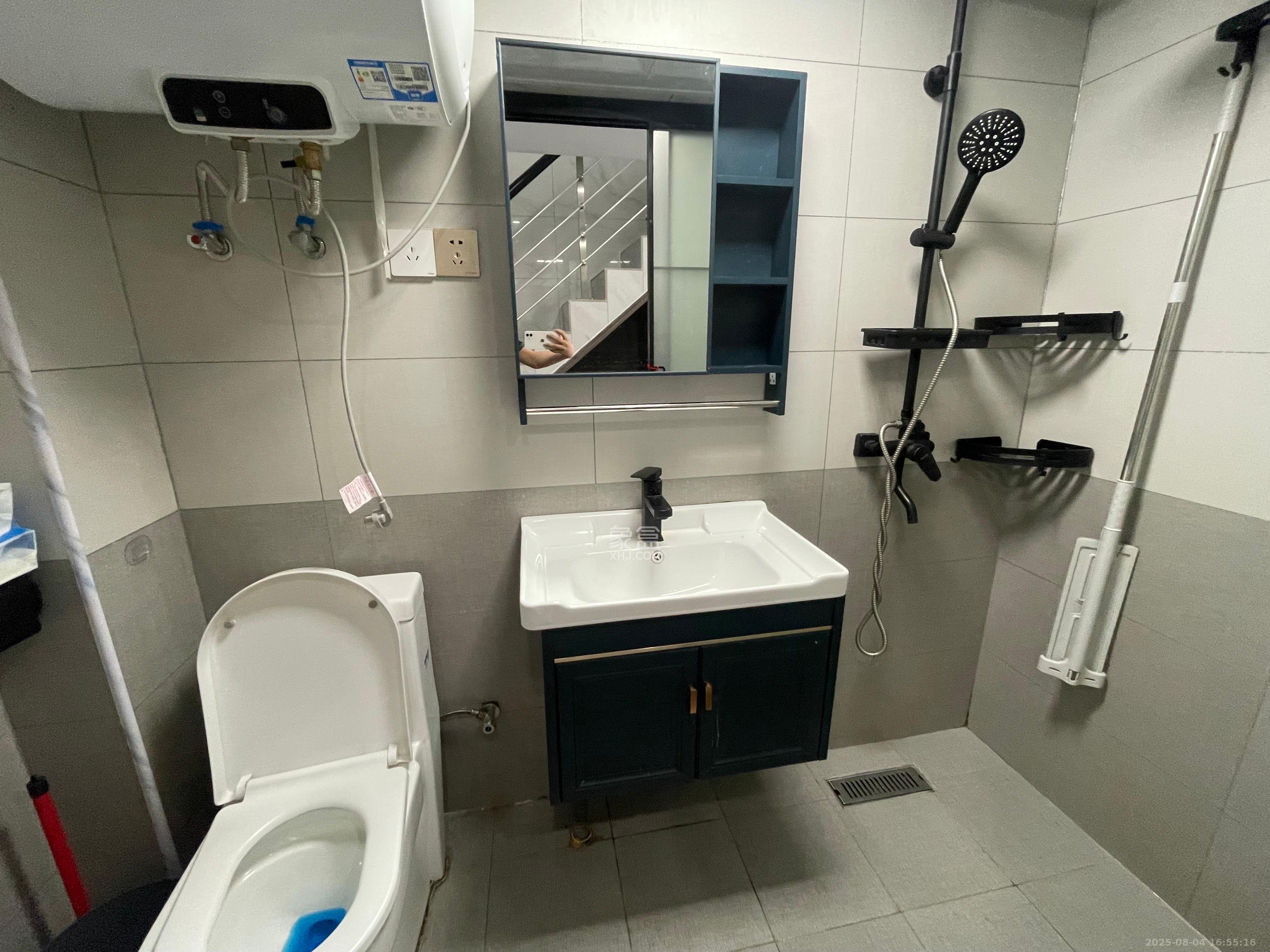 弘坤云寓  1室0厅0卫    2500.0元/月室内图