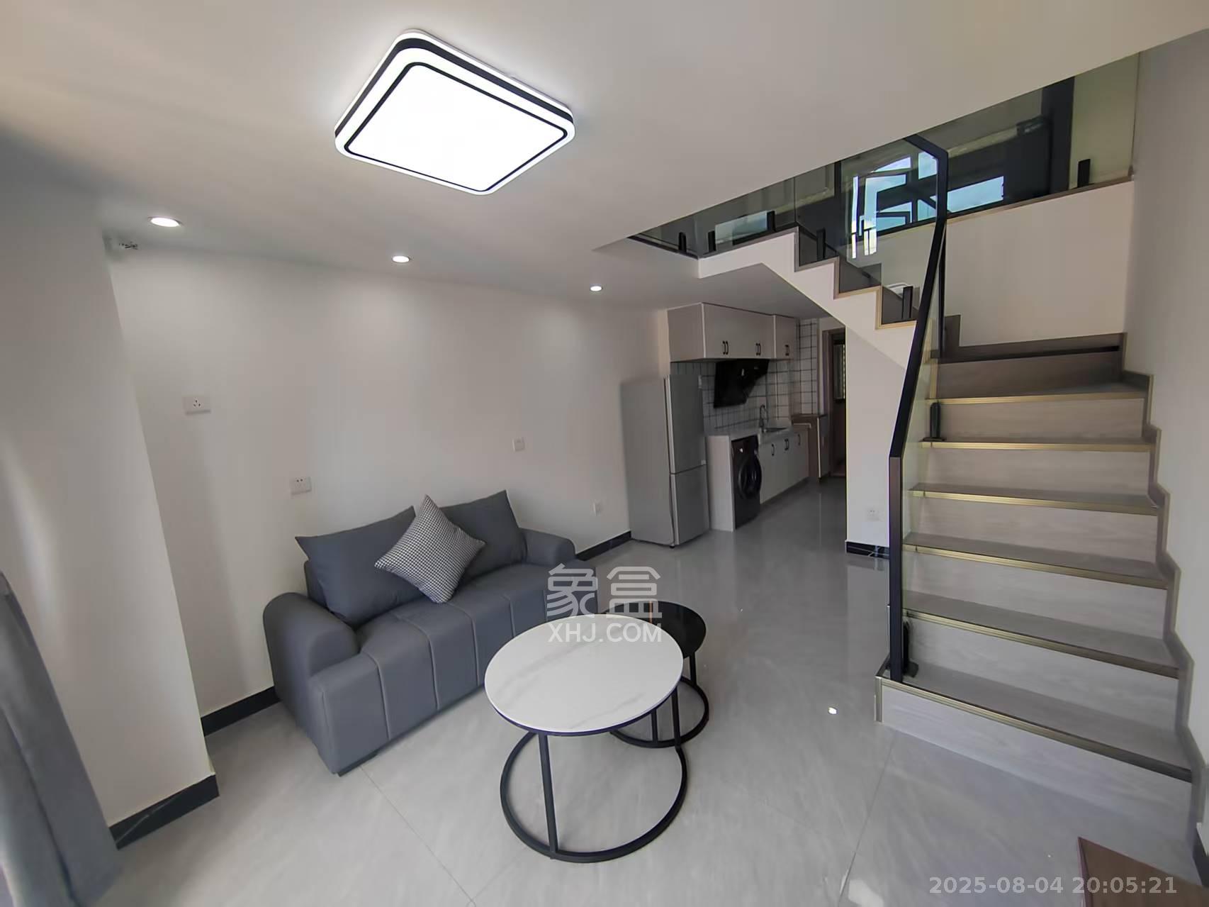 卓越江岸  1室1厅1卫    2500.0元/月室内图