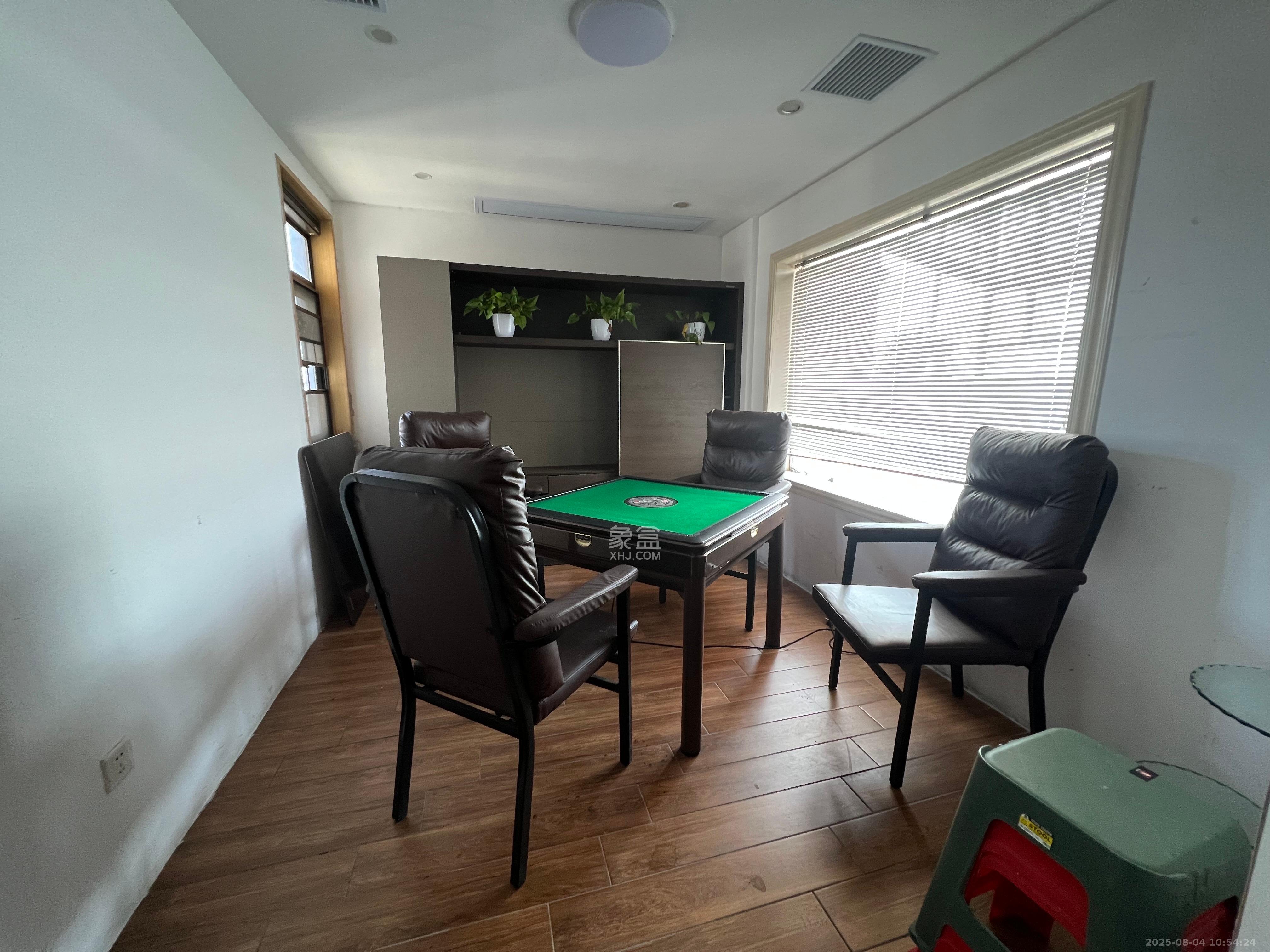 上东辛顿公寓 1室2厅1卫 6800.0元/月 上东辛顿公寓 1室2厅1卫 6800.0元/月室内图