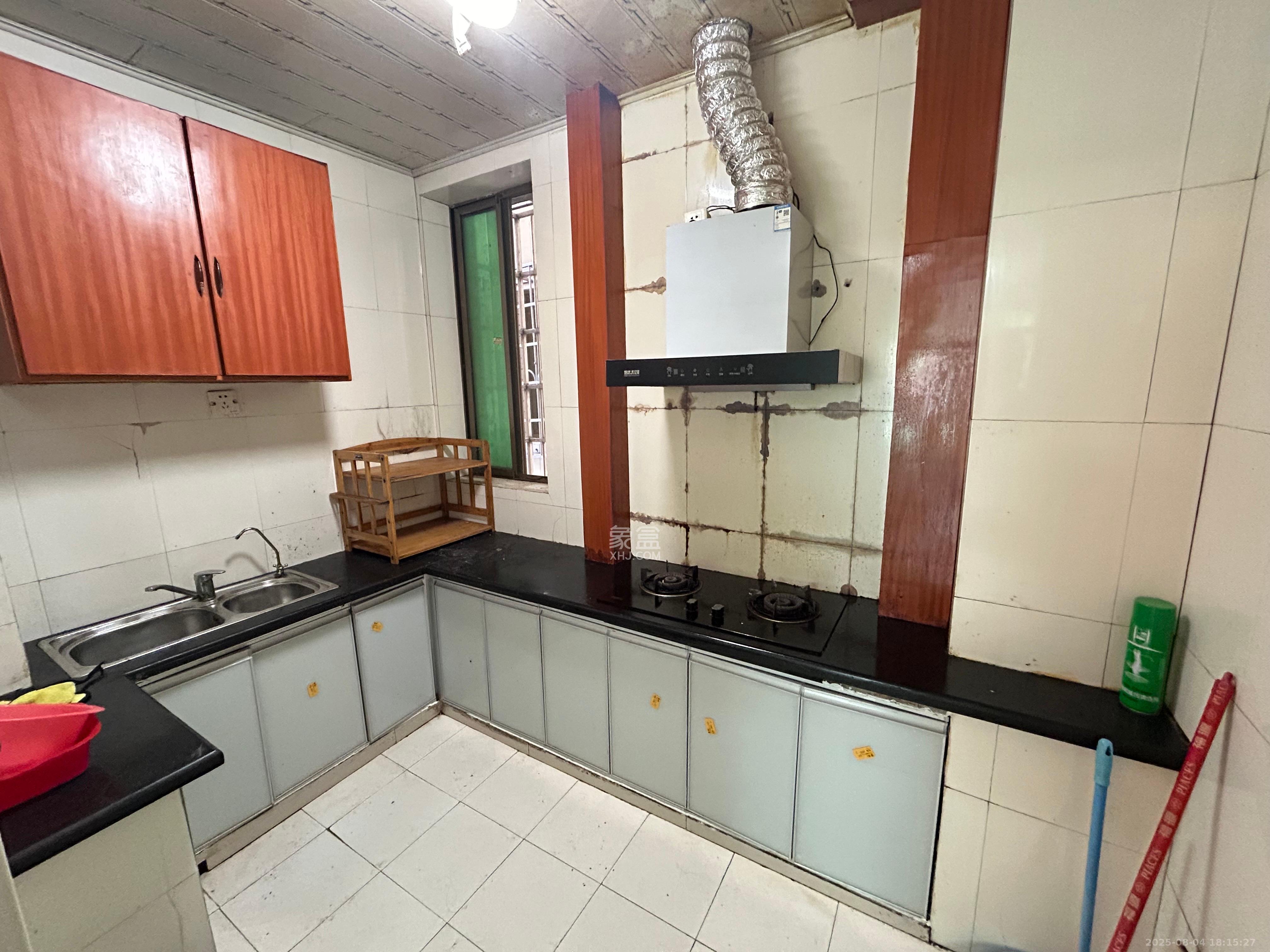 麓谷加州阳光 2室2厅1卫 2000.0元/月 麓谷加州阳光 2室2厅1卫 2000.0元/月室内图