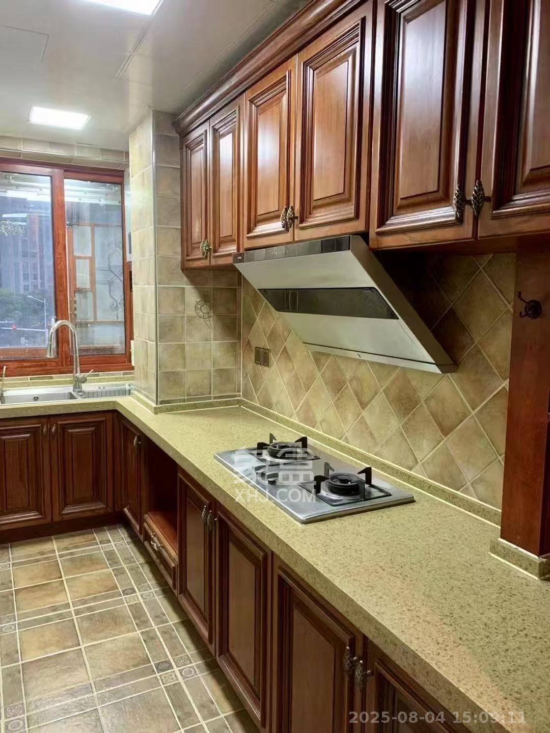 北辰三角洲E3区  1室1厅1卫    2400.0元/月室内图