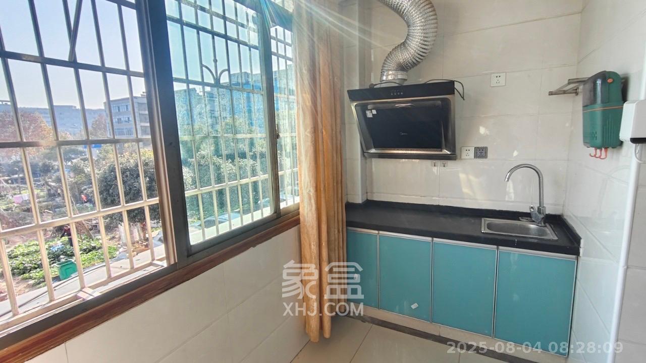 大坝咀小区 1室1厅1卫 1200.0元/月 大坝咀小区 1室1厅1卫 1200.0元/月室内图