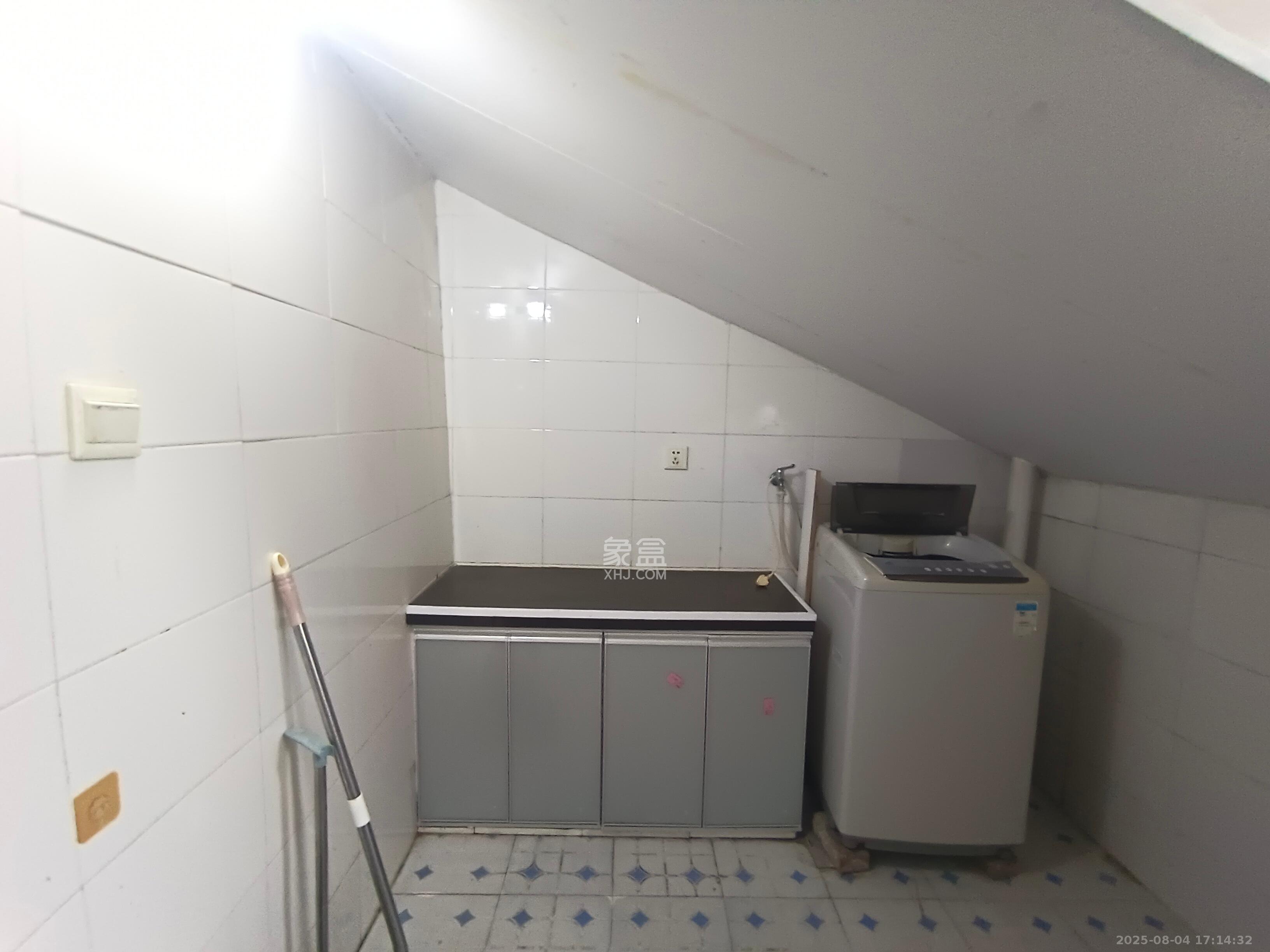 金石蓉园 3室1厅1卫 1300.0元/月 金石蓉园 3室1厅1卫 1300.0元/月室内图